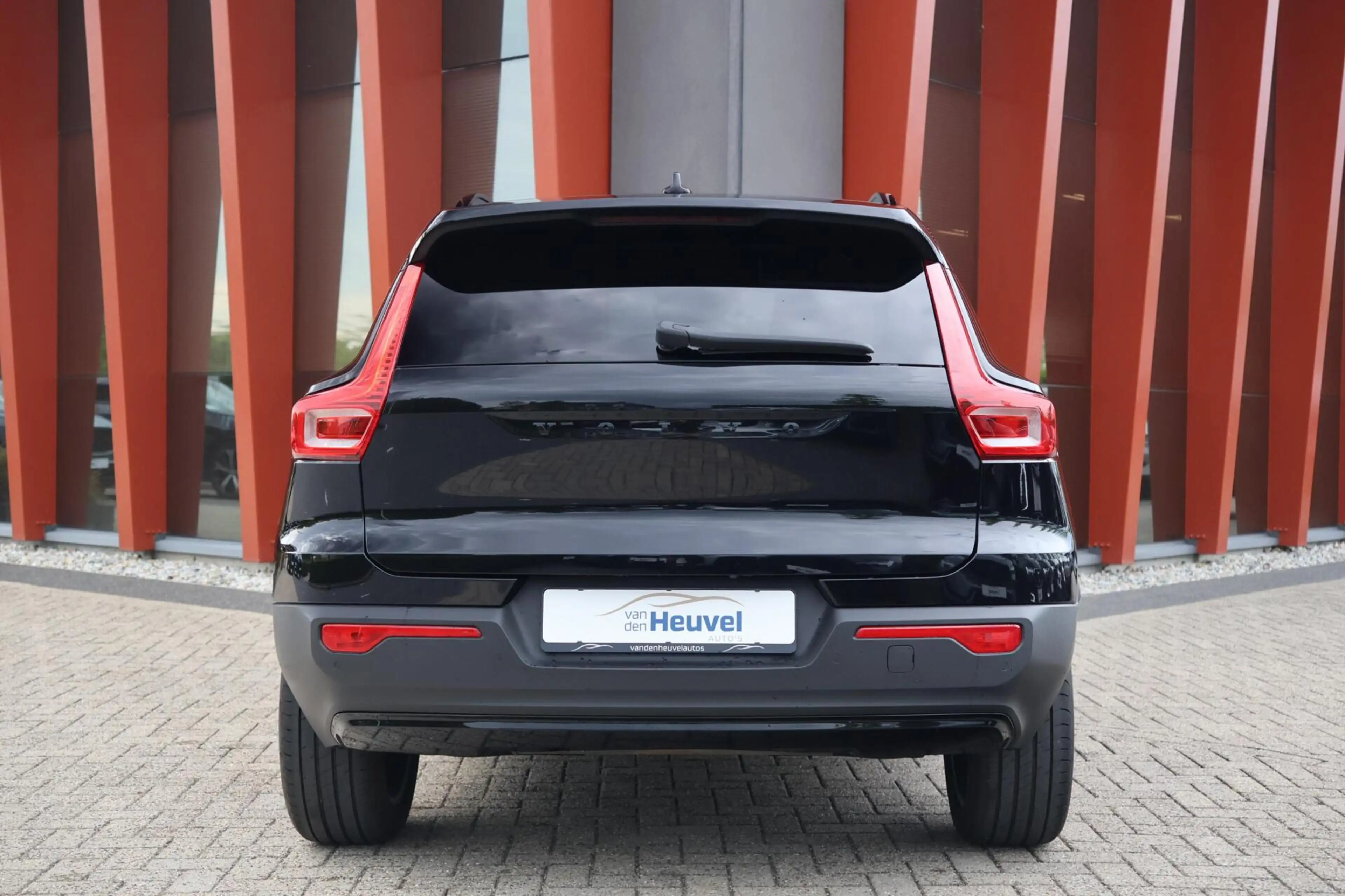 Volvo XC40 T4 Recharge Black Edition| Stoelverwarming | Trekh — photo 4