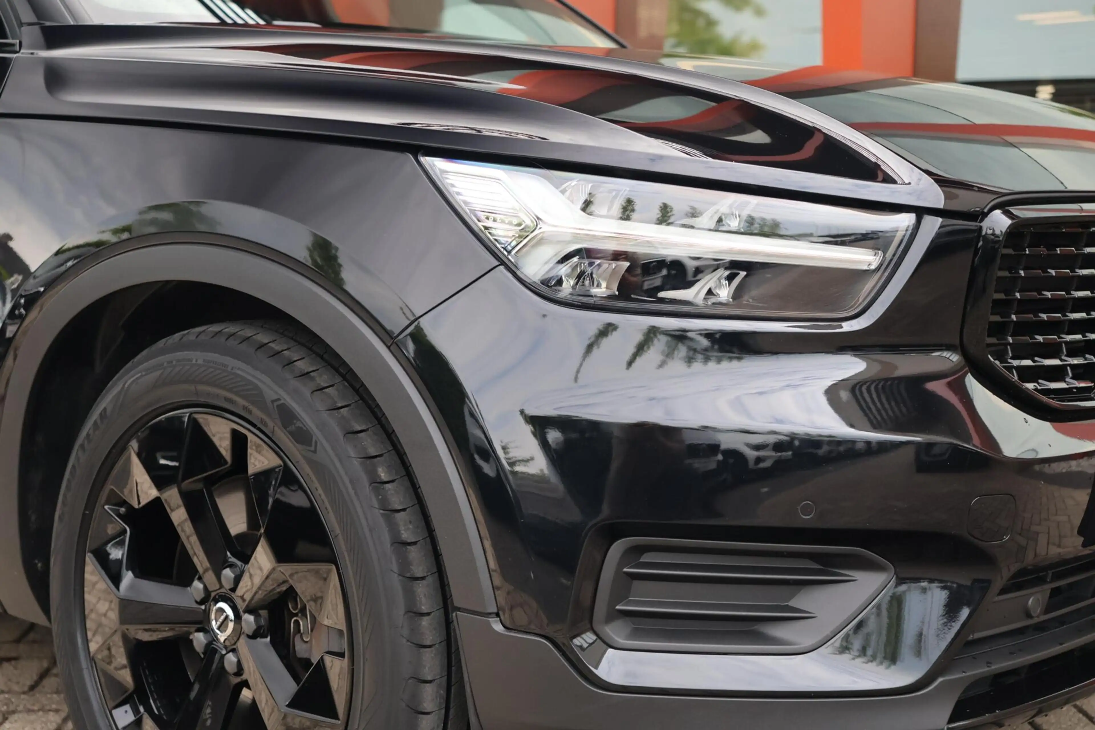 Volvo XC40 T4 Recharge Black Edition| Stoelverwarming | Trekh — photo 5