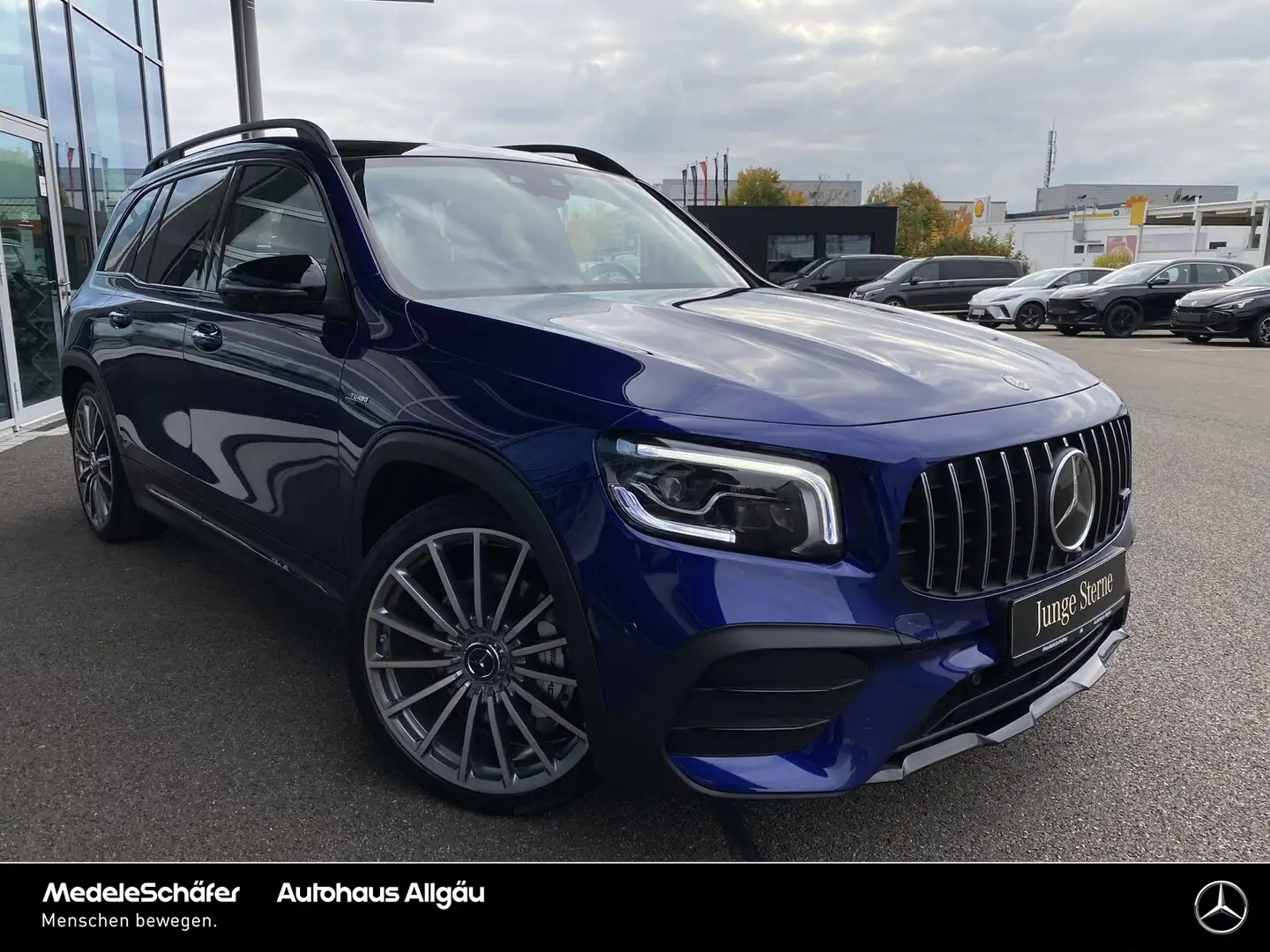 Mercedes-Benz GLB 35 AMG GLB 35 AMG 4M Distr Pano AHK Burm Keyl MLed Memo Blau - 2