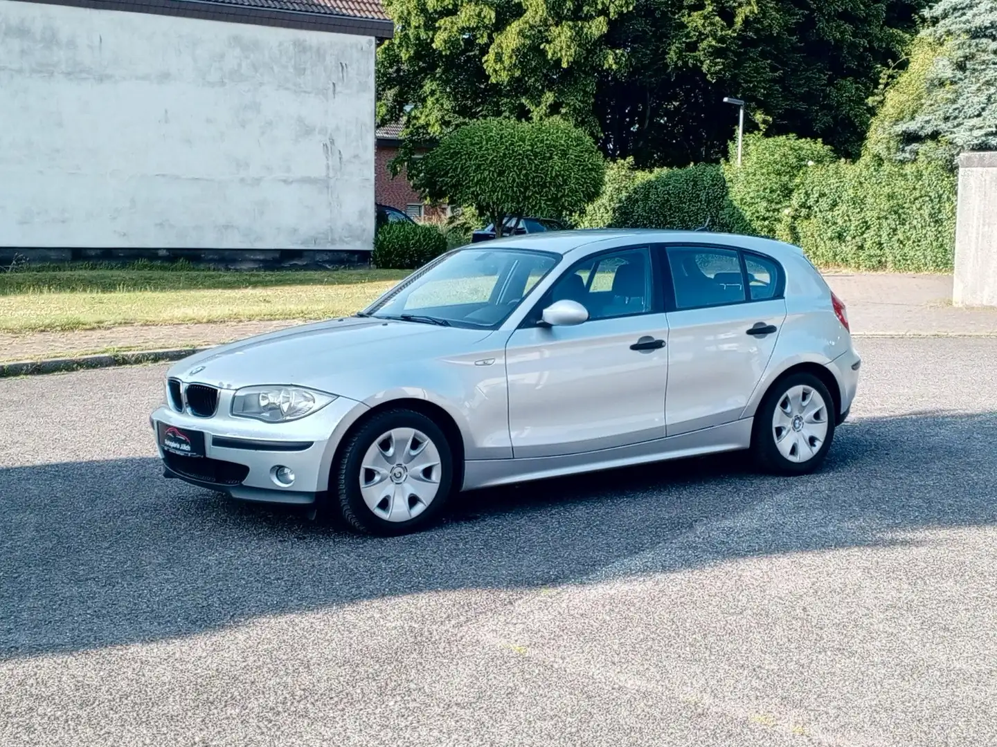 BMW 118 Baureihe 1 Lim. 118i Silber - 1