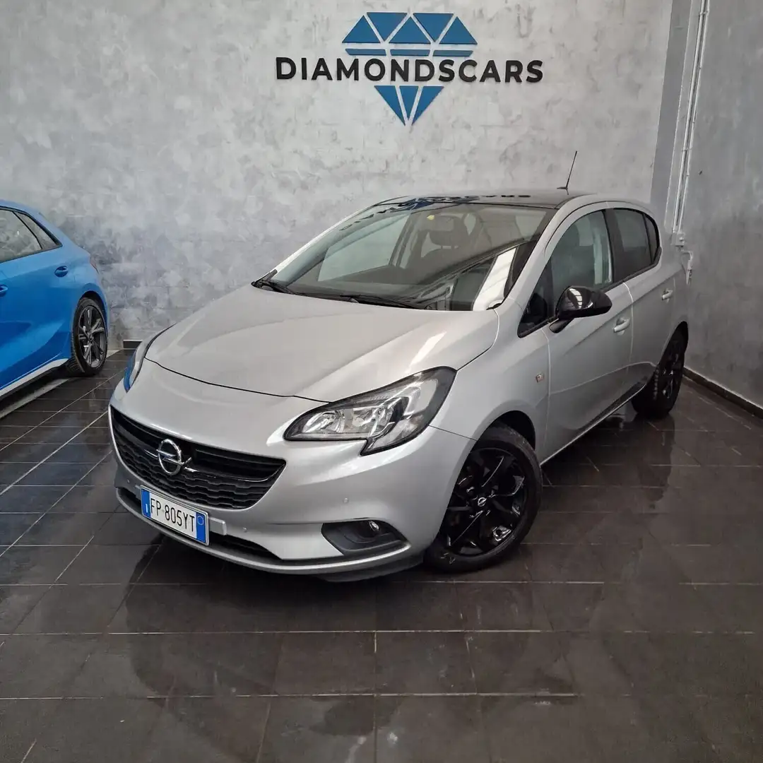 Opel Corsa 1.2 5 porte Black Edition Grigio - 1