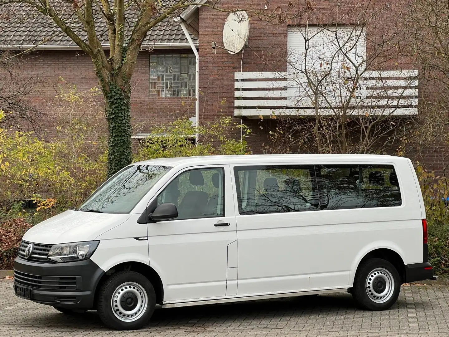 Volkswagen T6 Kombi T6Kombi 2.0 TSi/CNG L2H1 9Sitze Klima Schiebetür Weiß - 1