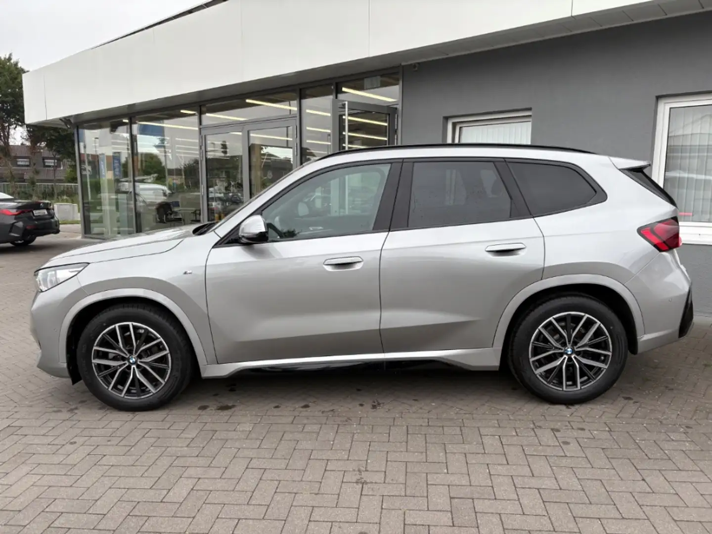 BMW X1 sDrive 18d M Sport Driv-Assis-Plus Silber - 2