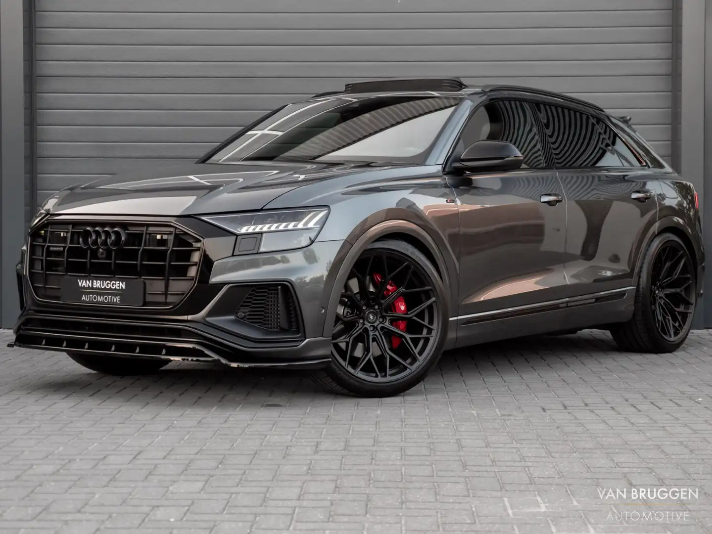 Audi Q8 55 TFSI e quattro S-Line Pano RS-Stoelen 23" Trekh Grijs - 1