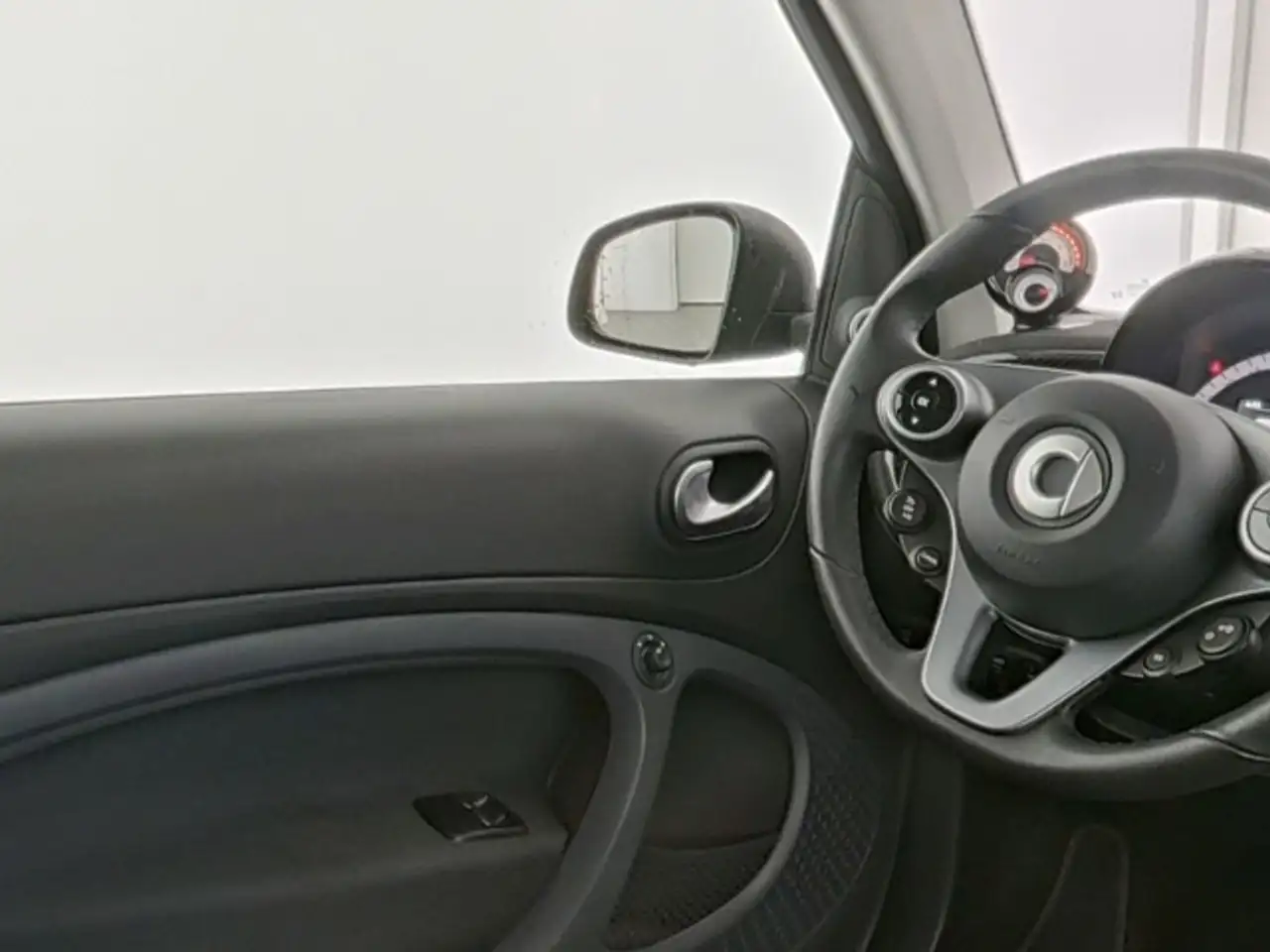 smart forTwo 2024 — фото 9