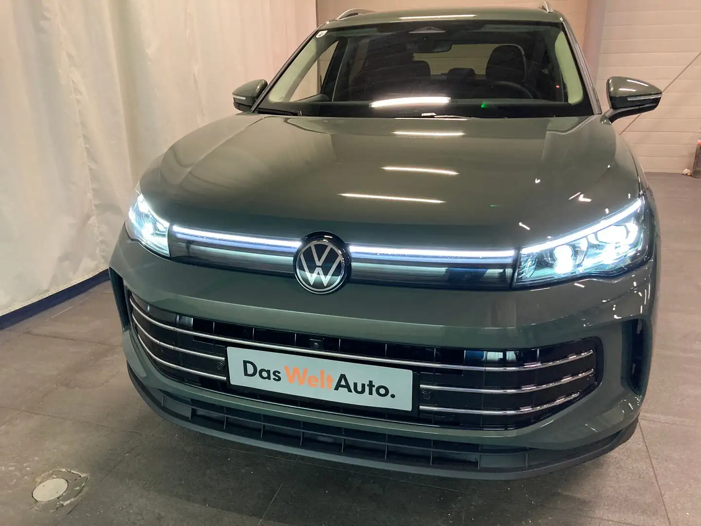 Volkswagen Tiguan Elegance eHybrid DSG 150 kW Grün - 2