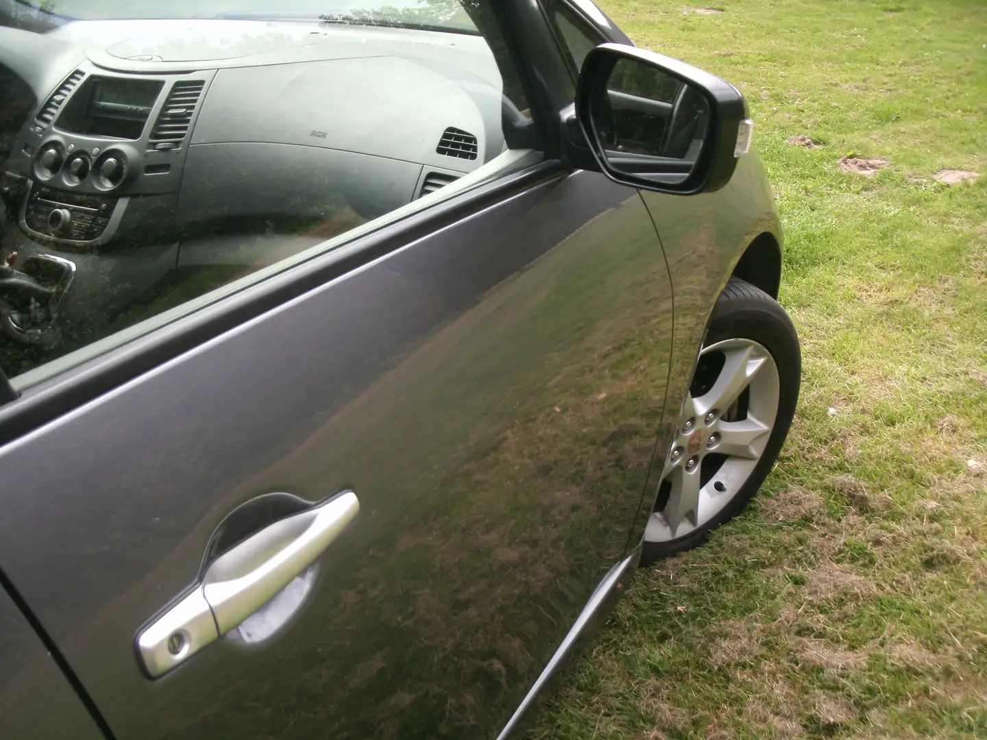 Mitsubishi Grandis Grandis 2.4-16V InSport siva - 2