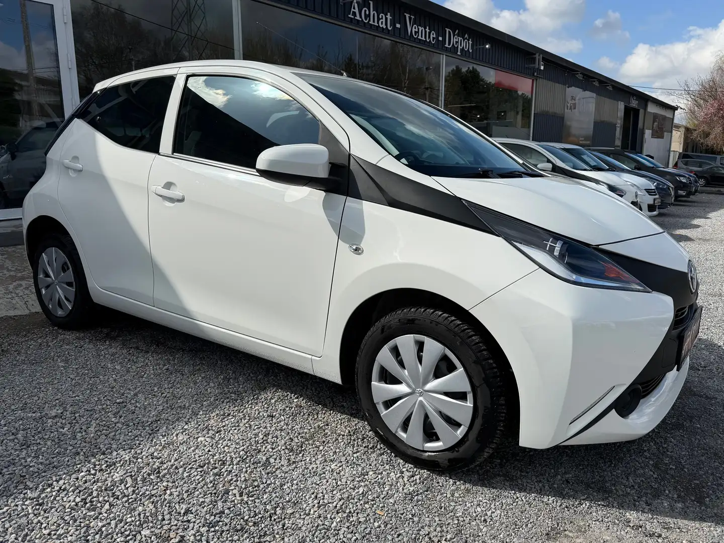 Toyota Aygo 1.0i *GARANTIE 2 ANS* !! 50.000KM !! Wit - 2