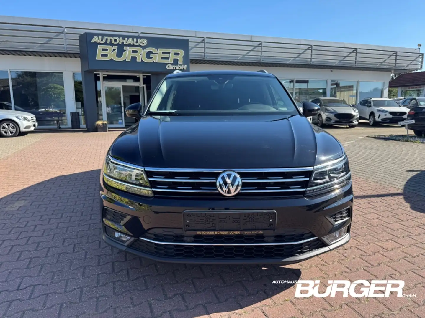 Volkswagen Tiguan Comfortline 1.4 TSI Navi Pano ACC SitzHZG el.Heckk Zwart - 2