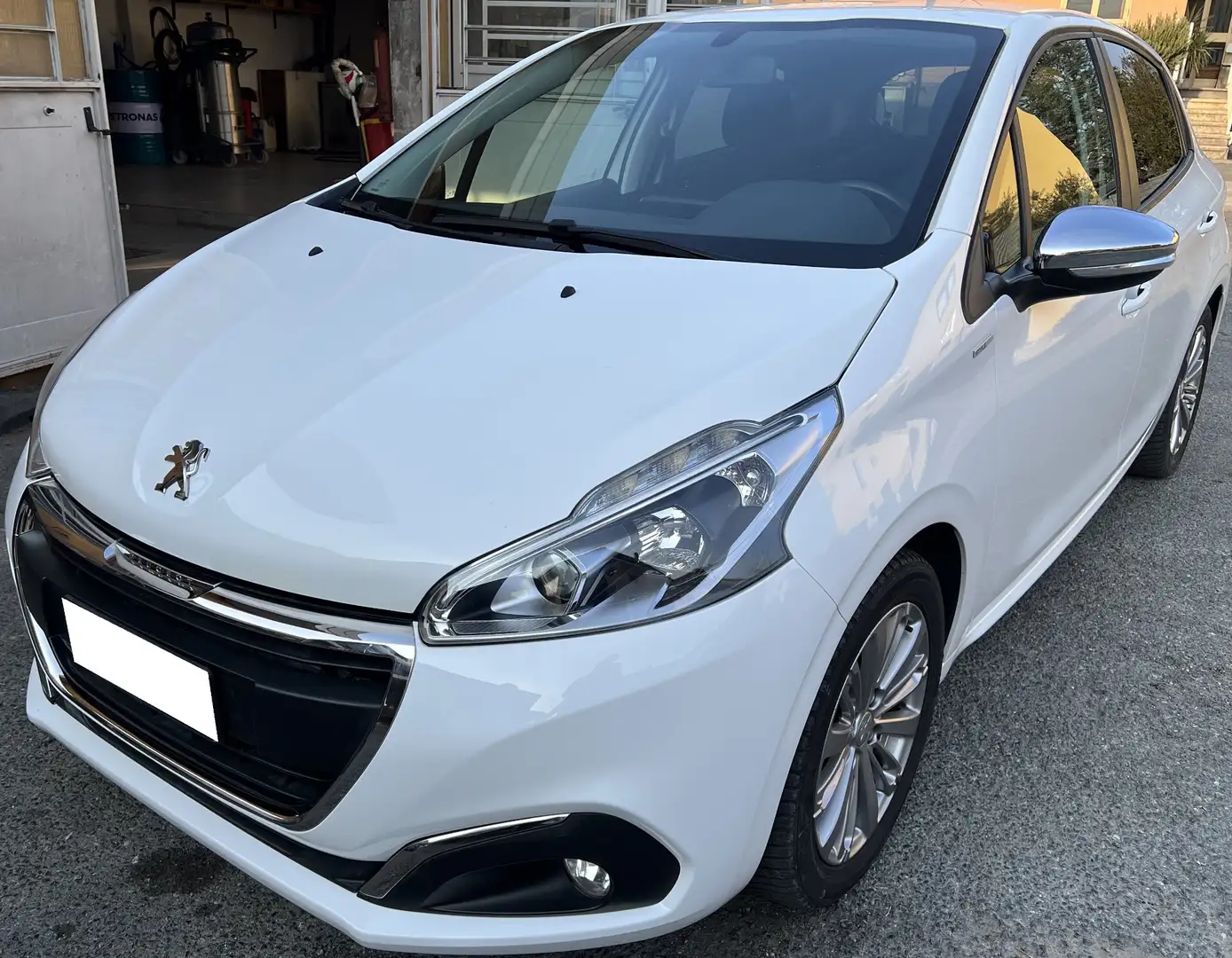 Peugeot 208 82cv 5 porte Style Білий - 1