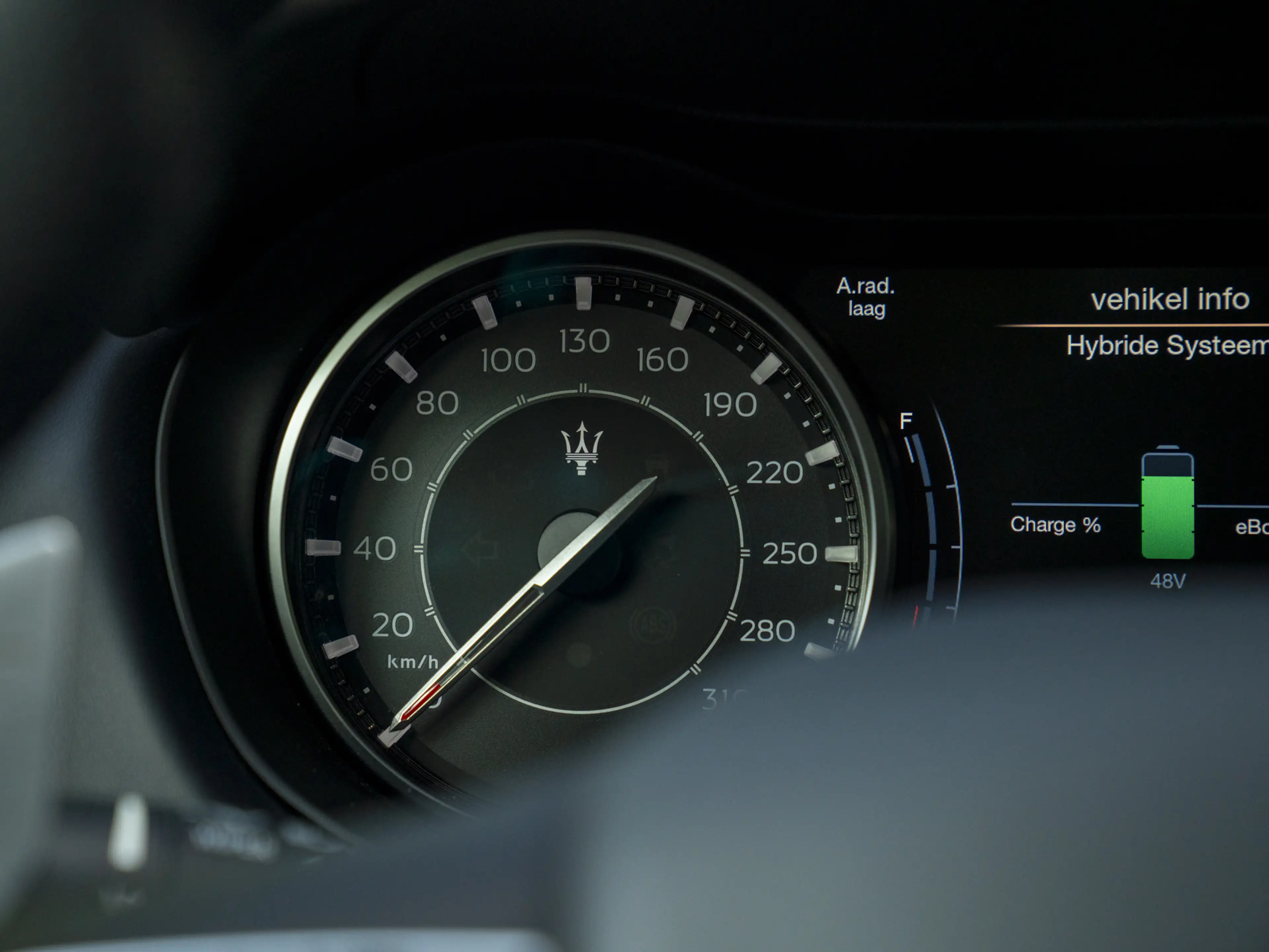 Maserati Ghibli Hybrid GT 330pk | Schuif-/kanteldak | Carbon inter — photo 47