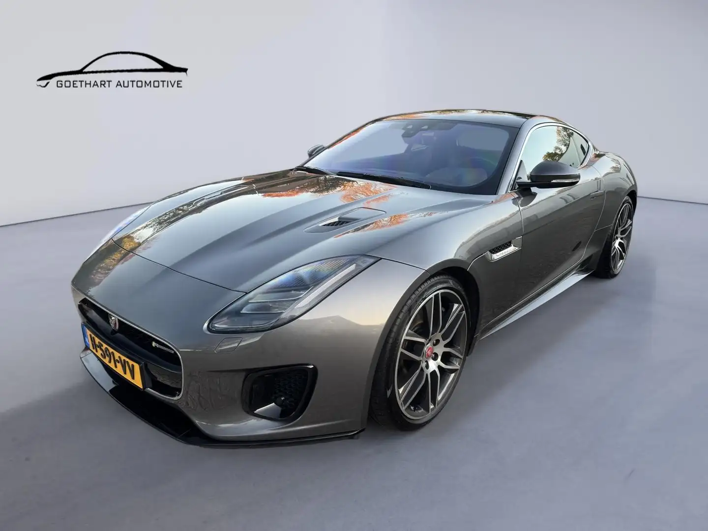 Jaguar F-Type 3.0 V6 S 380 AWD R-Dynamic / Pano / Meridian / Cam Grijs - 1