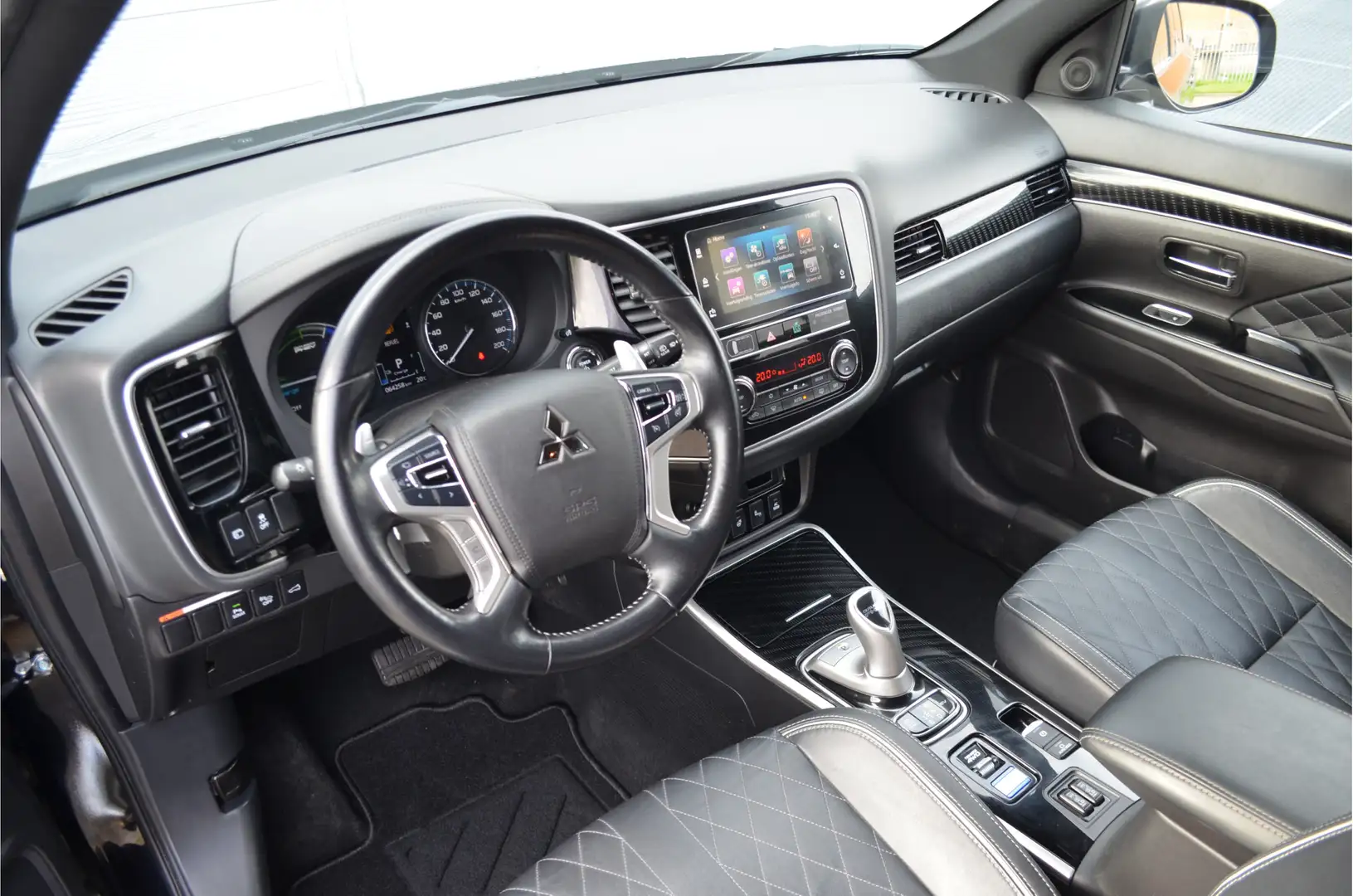 Mitsubishi Outlander PHEV 2.4 INSTYLE 4WD | PLUG IN HYBRID | HOGE ZIT | Black - 2