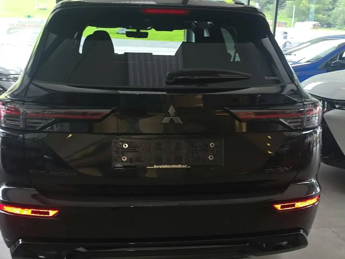Mitsubishi Outlander PHEV 2,4 4WD Diam. Luxury Black Edt. AT26 Schwarz - 2