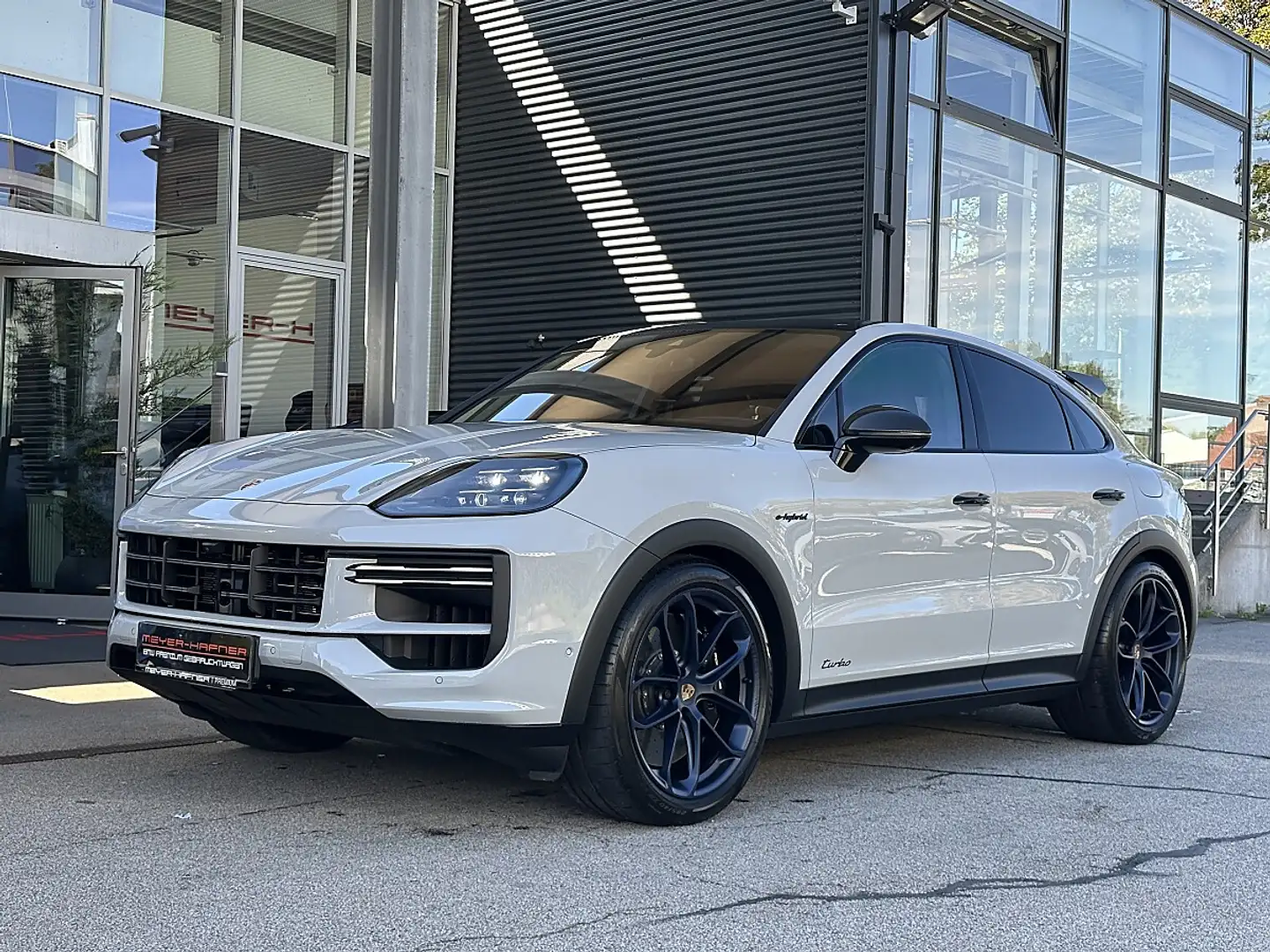 Porsche Cayenne Coupe III Turbo E-Hybrid PHEV 21,8 kWh GT Paket... Grau - 2