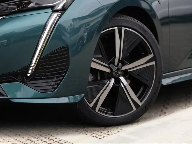 Peugeot 308 view 5