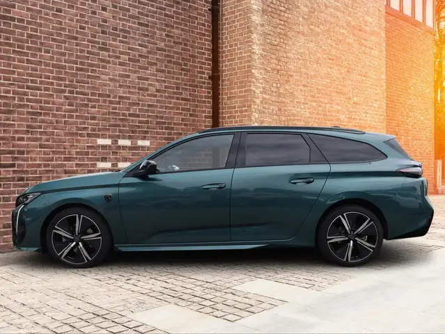 Peugeot 308 view 3