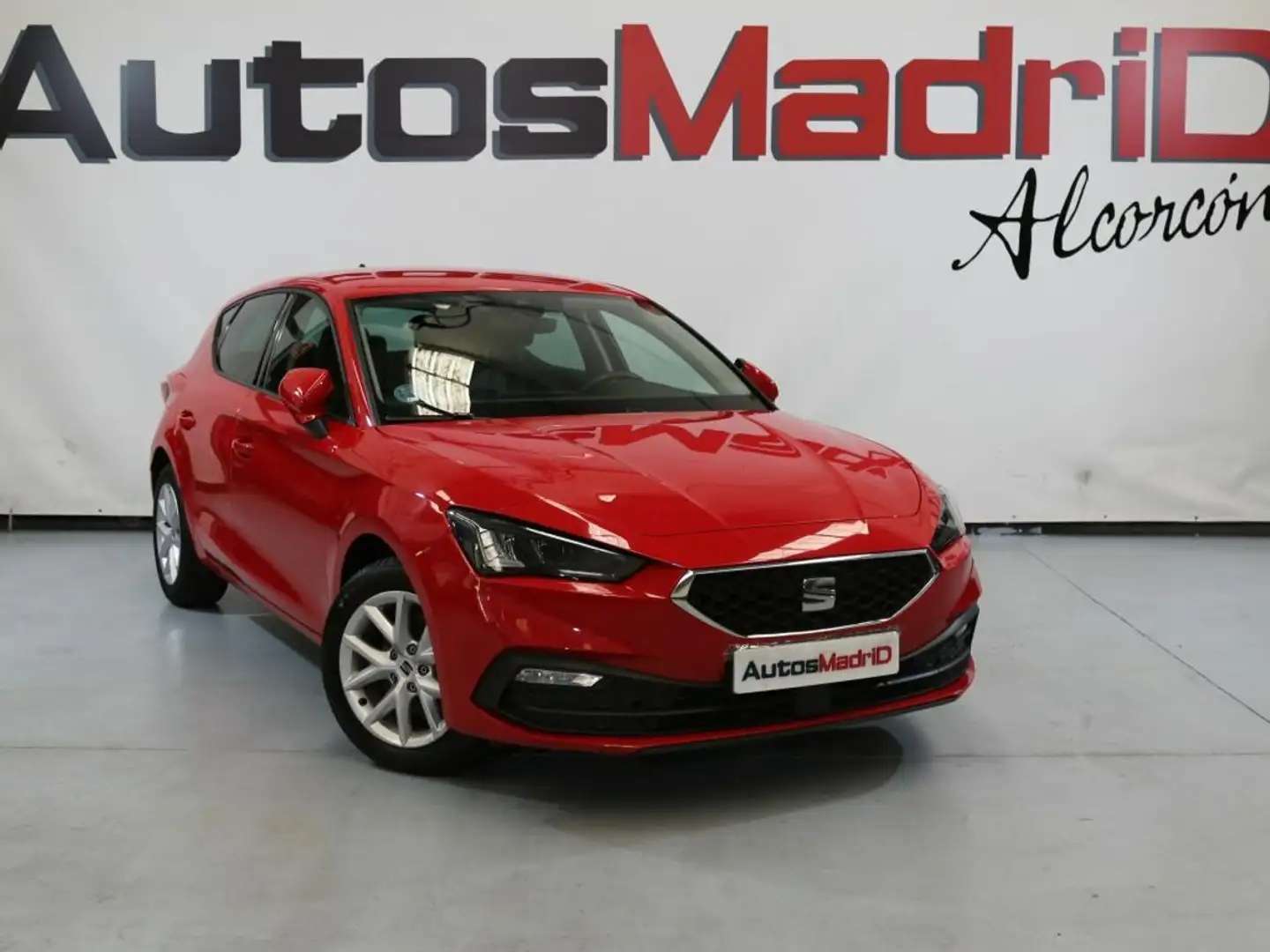SEAT Leon 1.0 eTSI 81kW DSG-7 S&S Style Go Rojo - 1