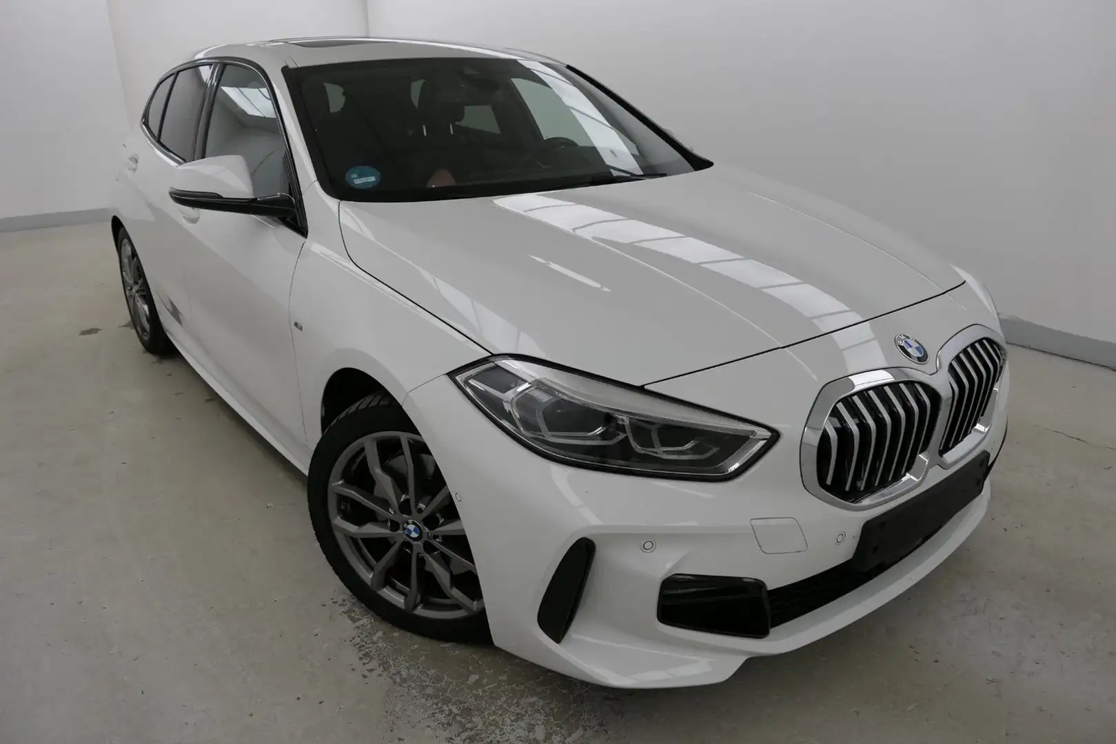 BMW 120 i M Sport HIFI/ADAPTLED/PANO/RFK/NAVI/KEYLESS Білий - 2