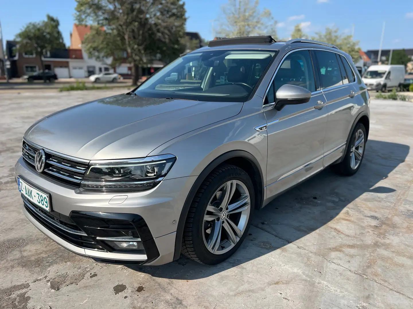 Volkswagen Tiguan 2.0 TDi SCR Platinum DSG R-LINE 20.000+VAT Grijs - 1
