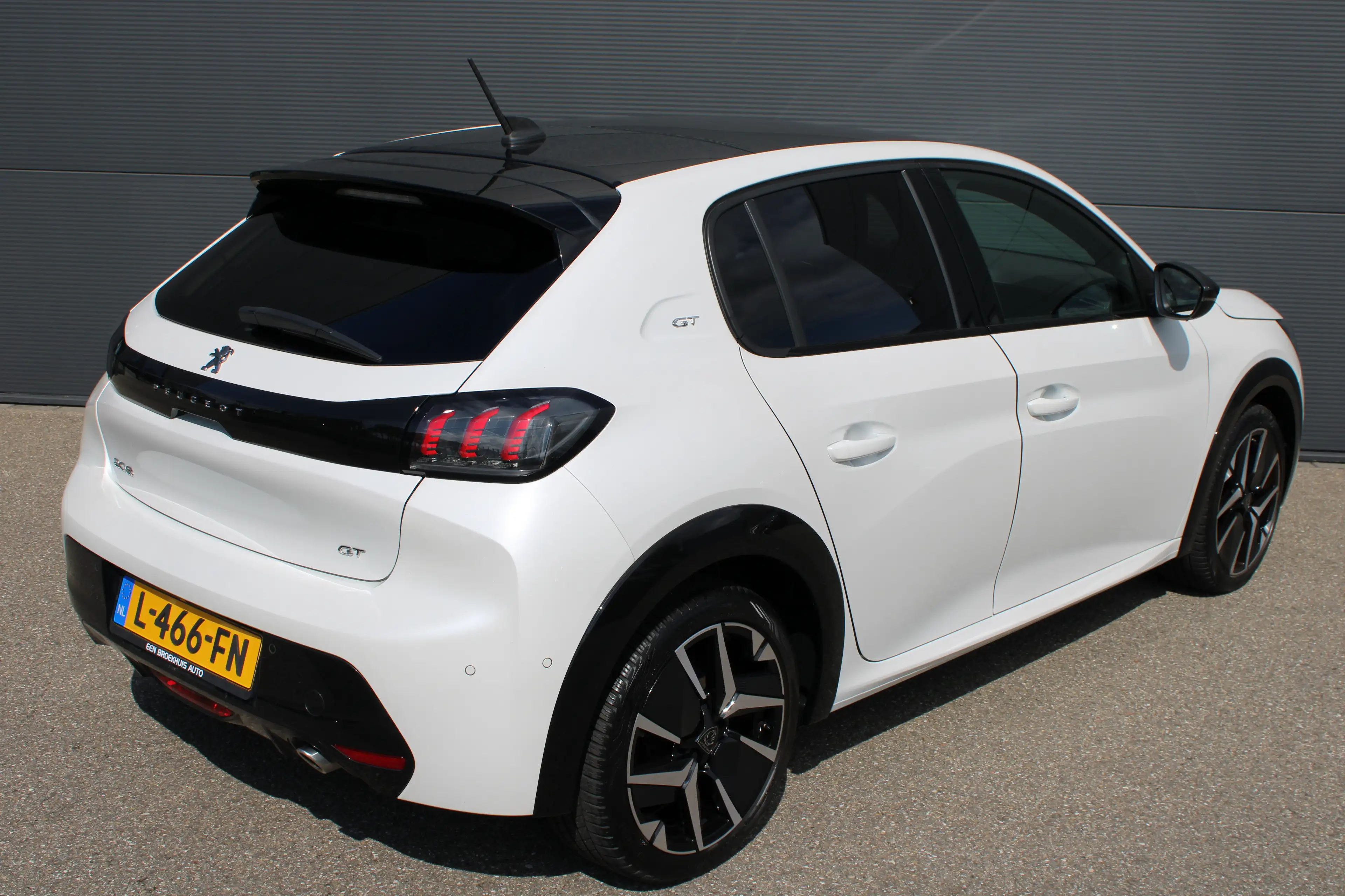 Peugeot 208 1.2 PureTech GT Pack | Navigatie | Camera | Panora — photo 11