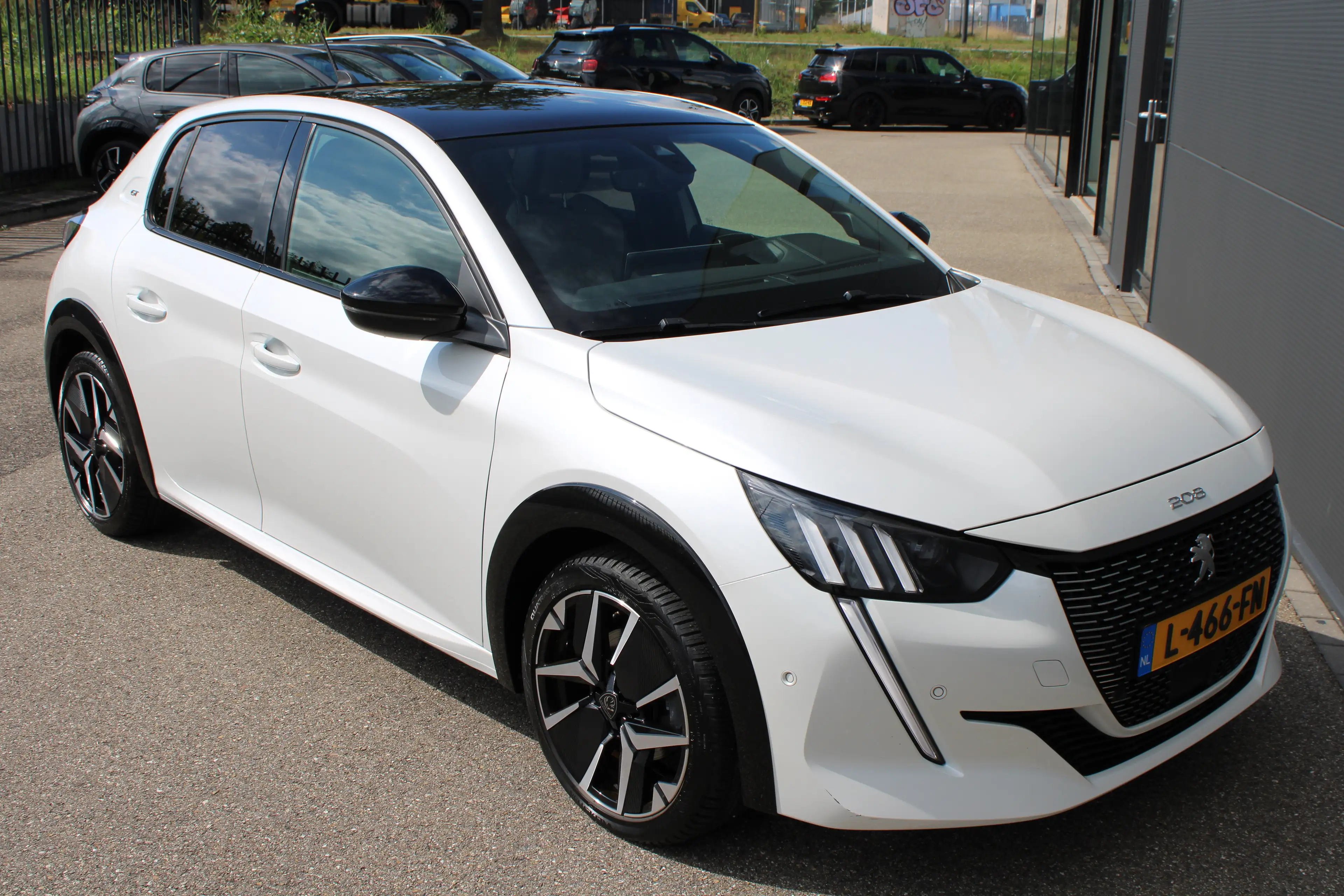 Peugeot 208 1.2 PureTech GT Pack | Navigatie | Camera | Panora — photo 8