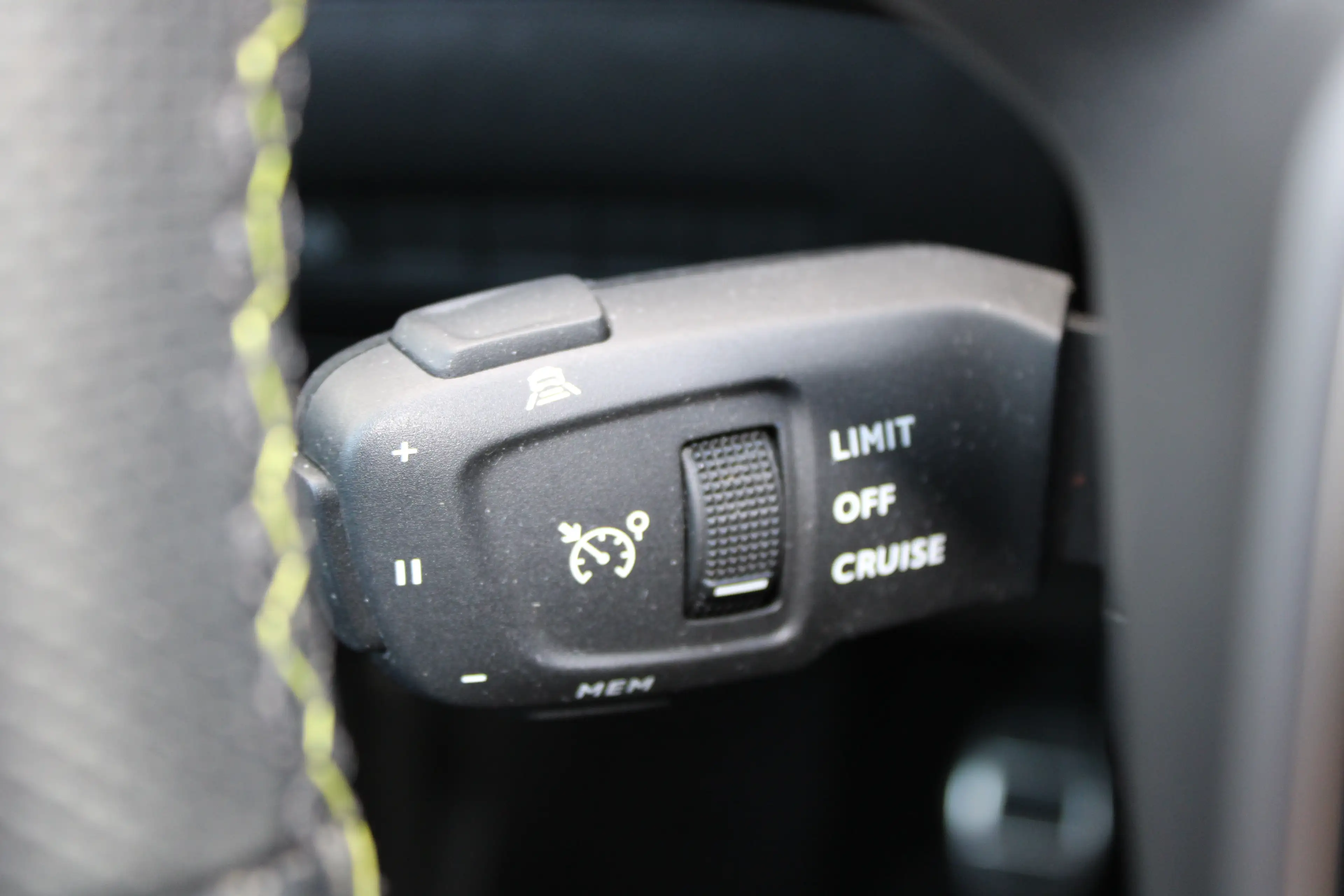Peugeot 208 1.2 PureTech GT Pack | Navigatie | Camera | Panora — photo 24