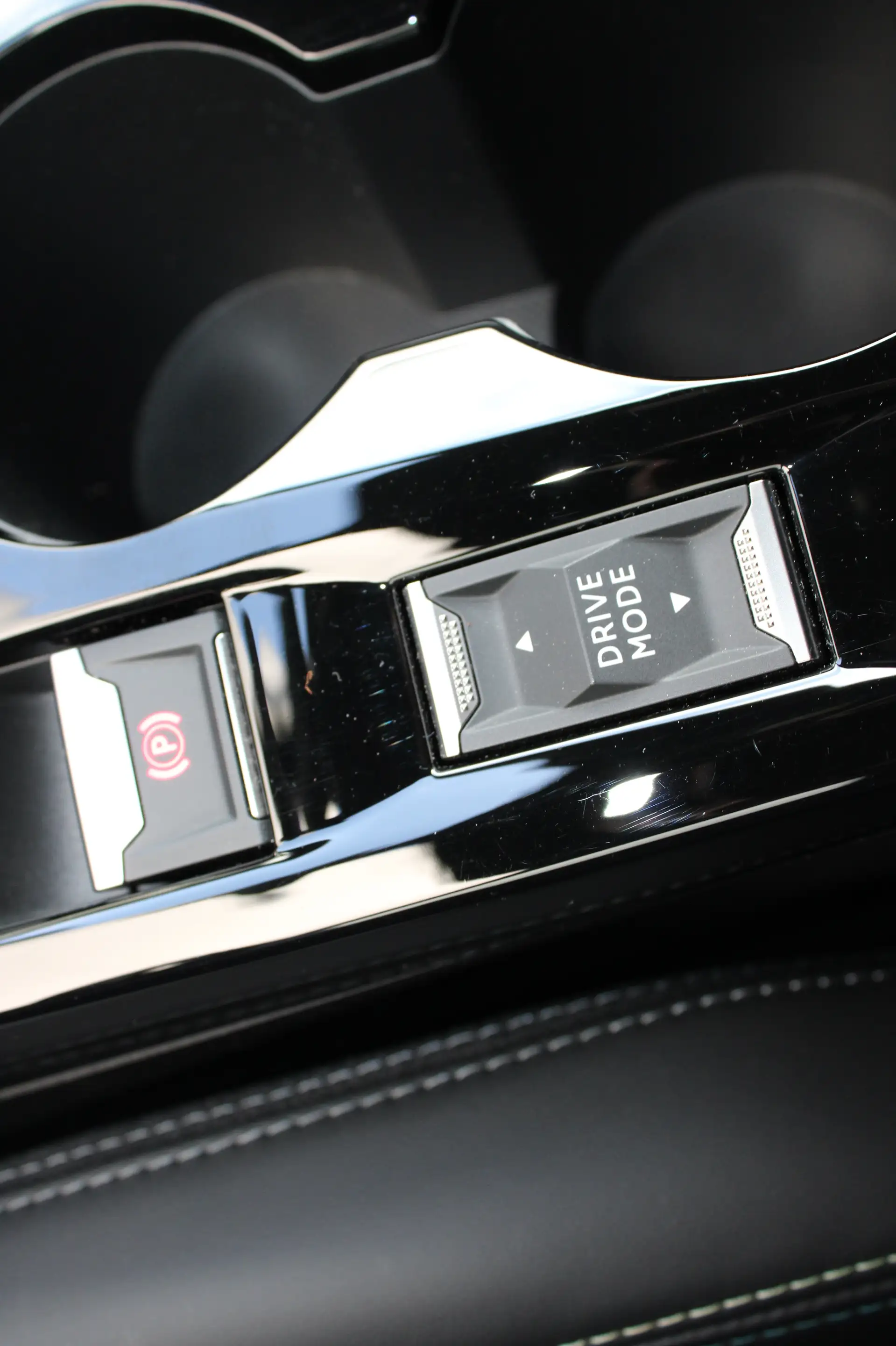 Peugeot 208 1.2 PureTech GT Pack | Navigatie | Camera | Panora — photo 33