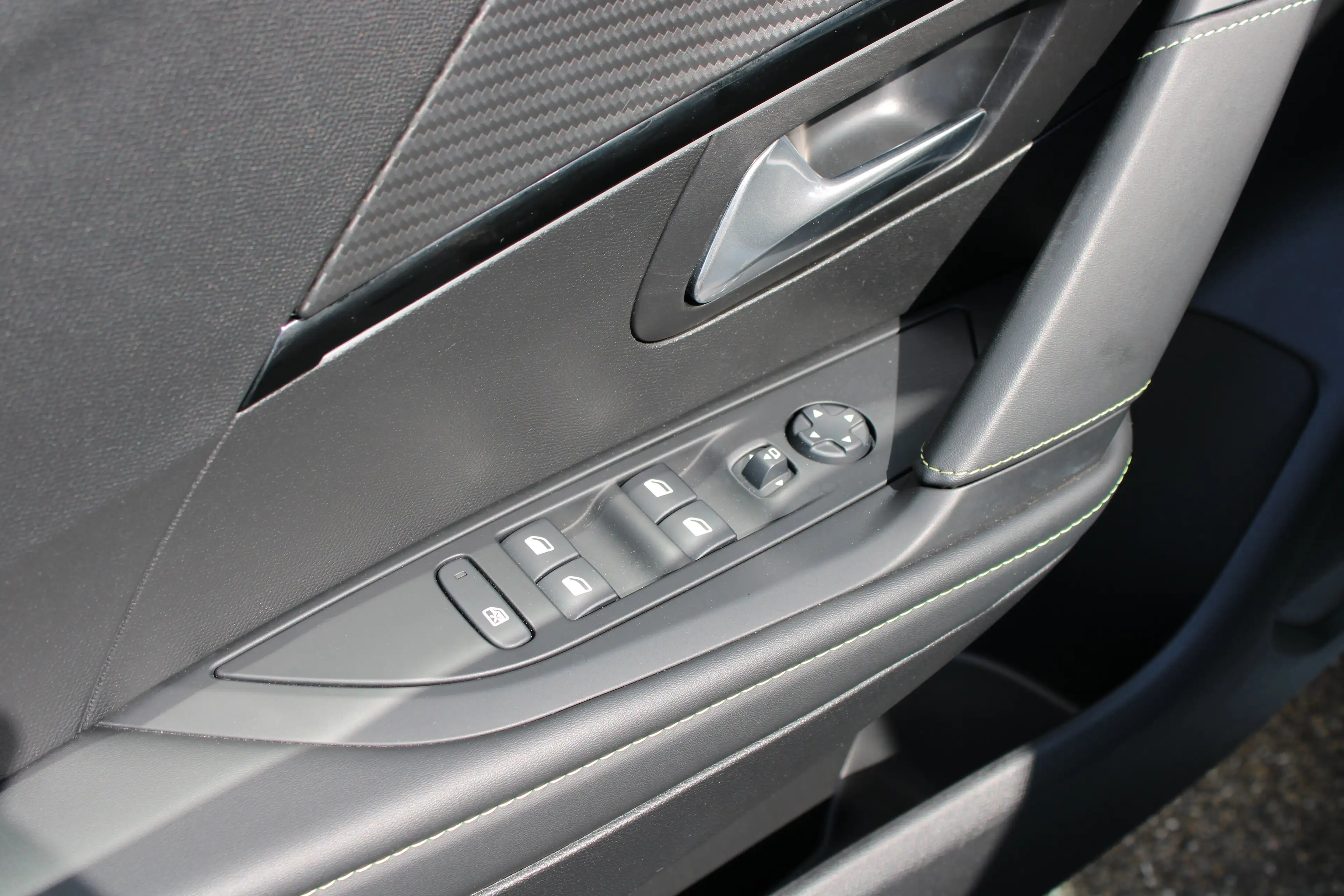 Peugeot 208 1.2 PureTech GT Pack | Navigatie | Camera | Panora — photo 18