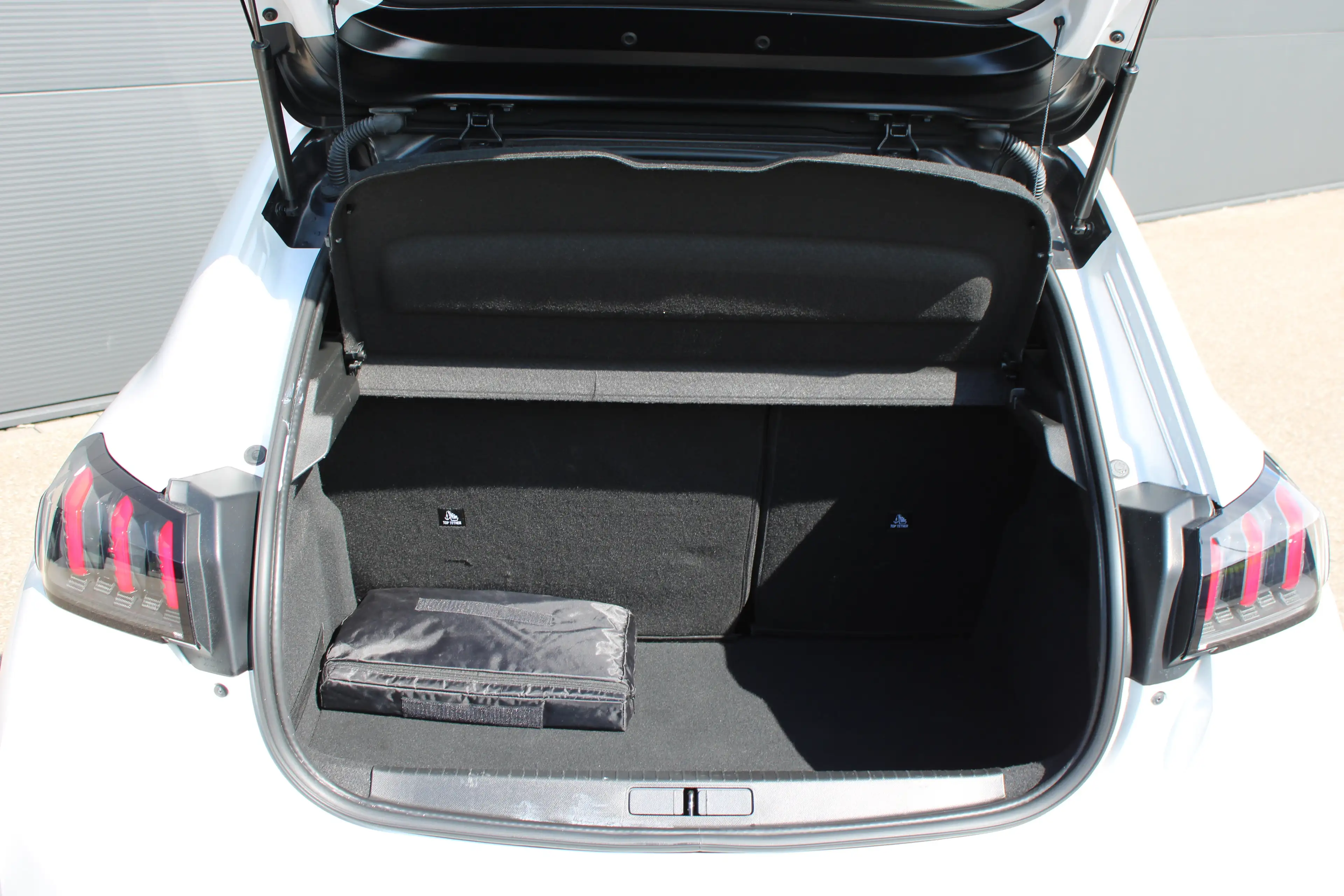 Peugeot 208 1.2 PureTech GT Pack | Navigatie | Camera | Panora — photo 12