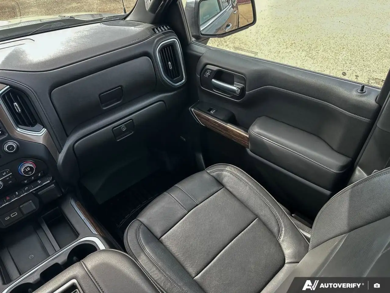 Chevrolet Silverado 1500 снимка Chevrolet Silverado 1500