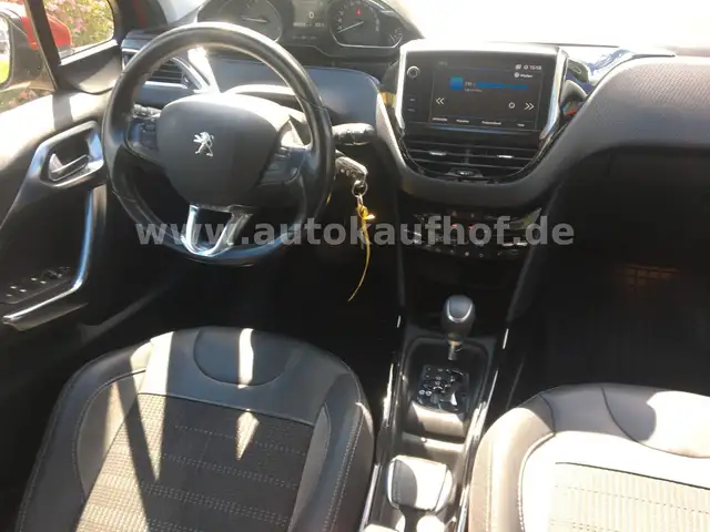 Peugeot 2008 view 11