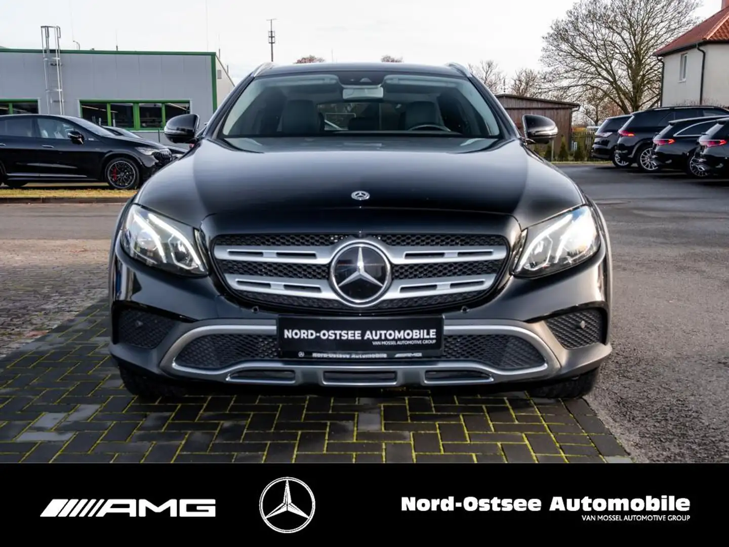 Mercedes-Benz E 400 d 4M T All-Terrain AVANTGARDE NAVI 360 AHK Noir - 2