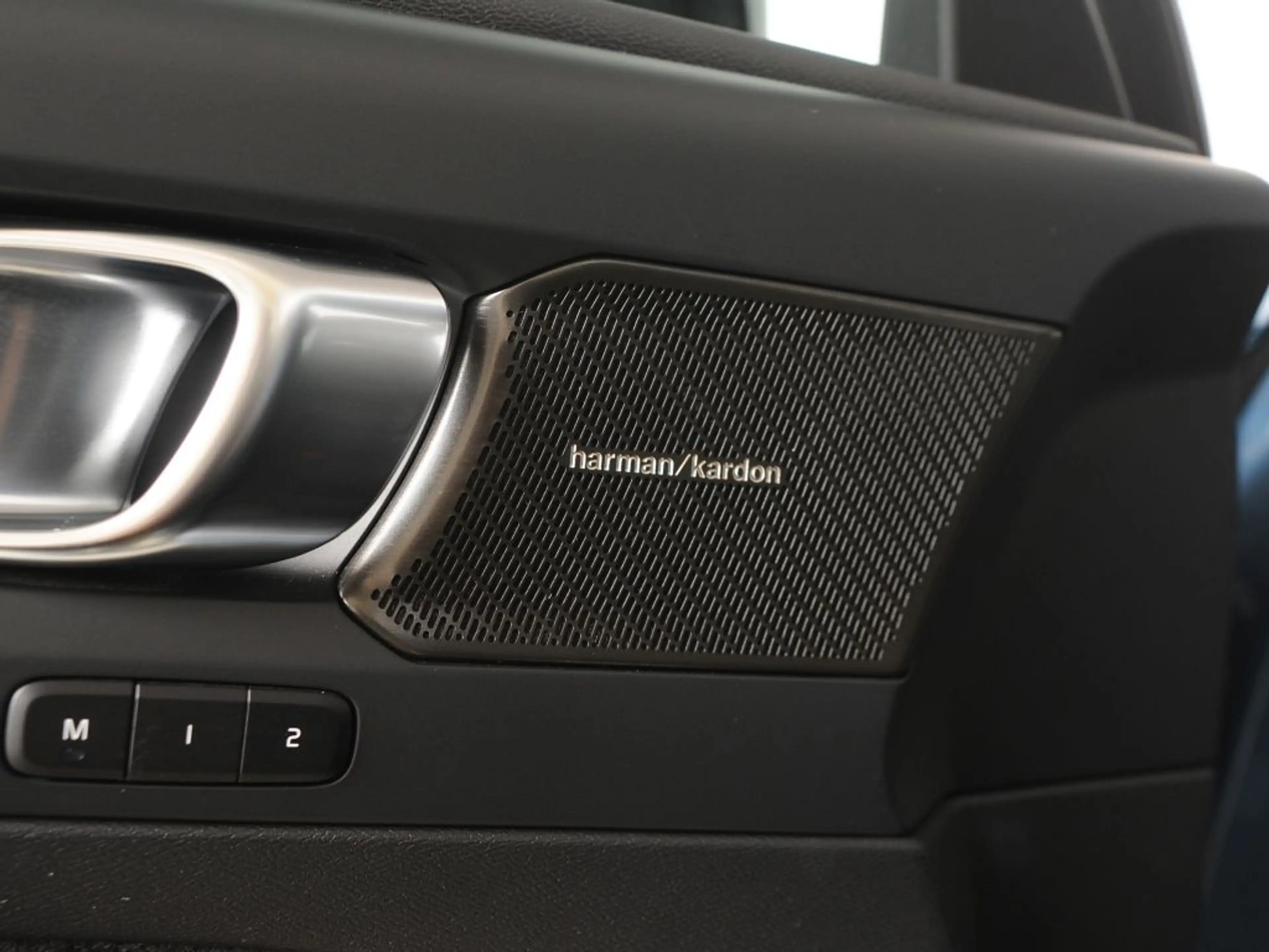 Volvo XC40 Recharge Twin Motor Ultimate *360°-Kam.*Panorama* — photo 17