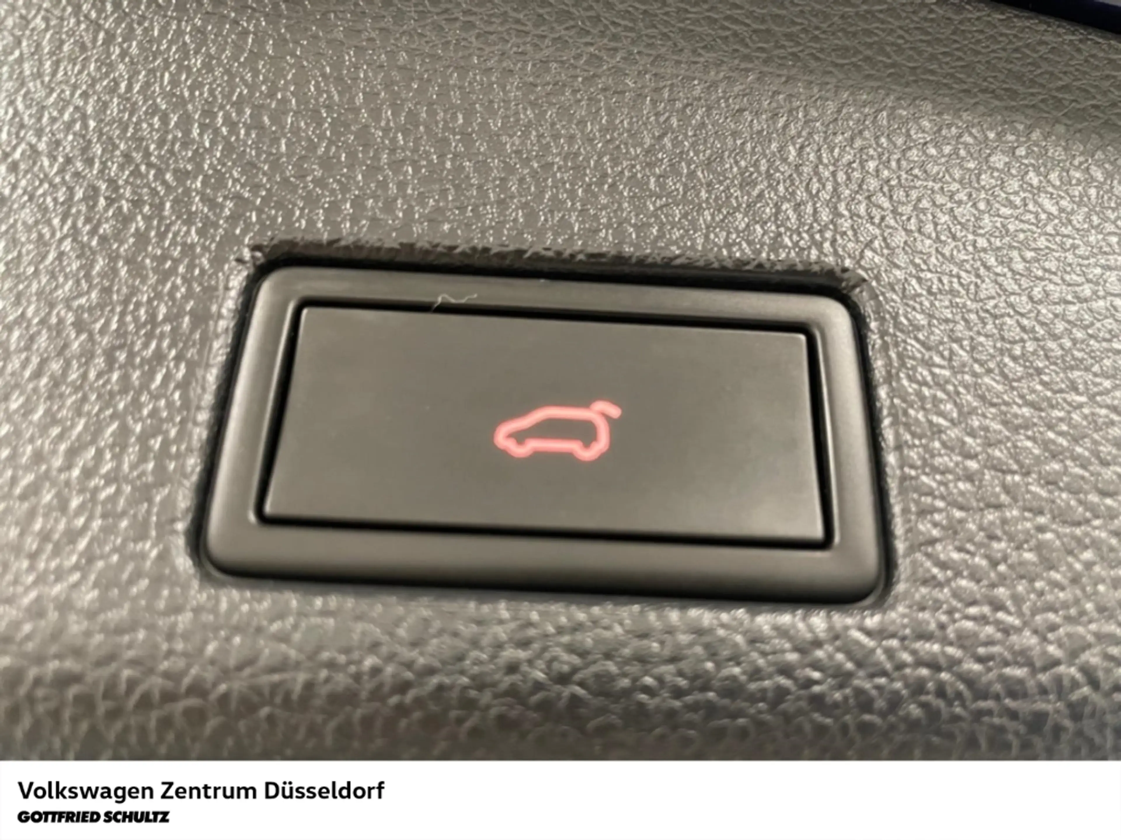 Volkswagen Sharan Comfortline 1.4 TSI DSG Pano Navi Kamera Sitzheiz — photo 13