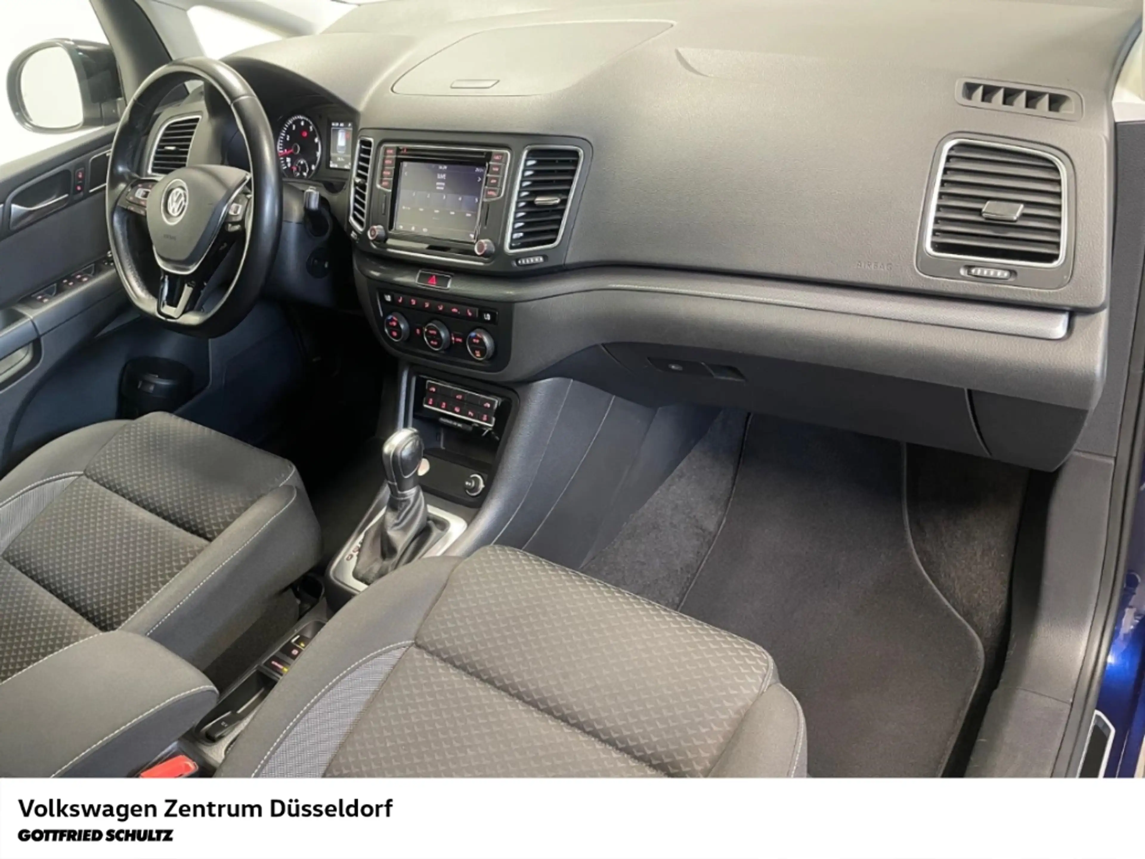 Volkswagen Sharan Comfortline 1.4 TSI DSG Pano Navi Kamera Sitzheiz — photo 15