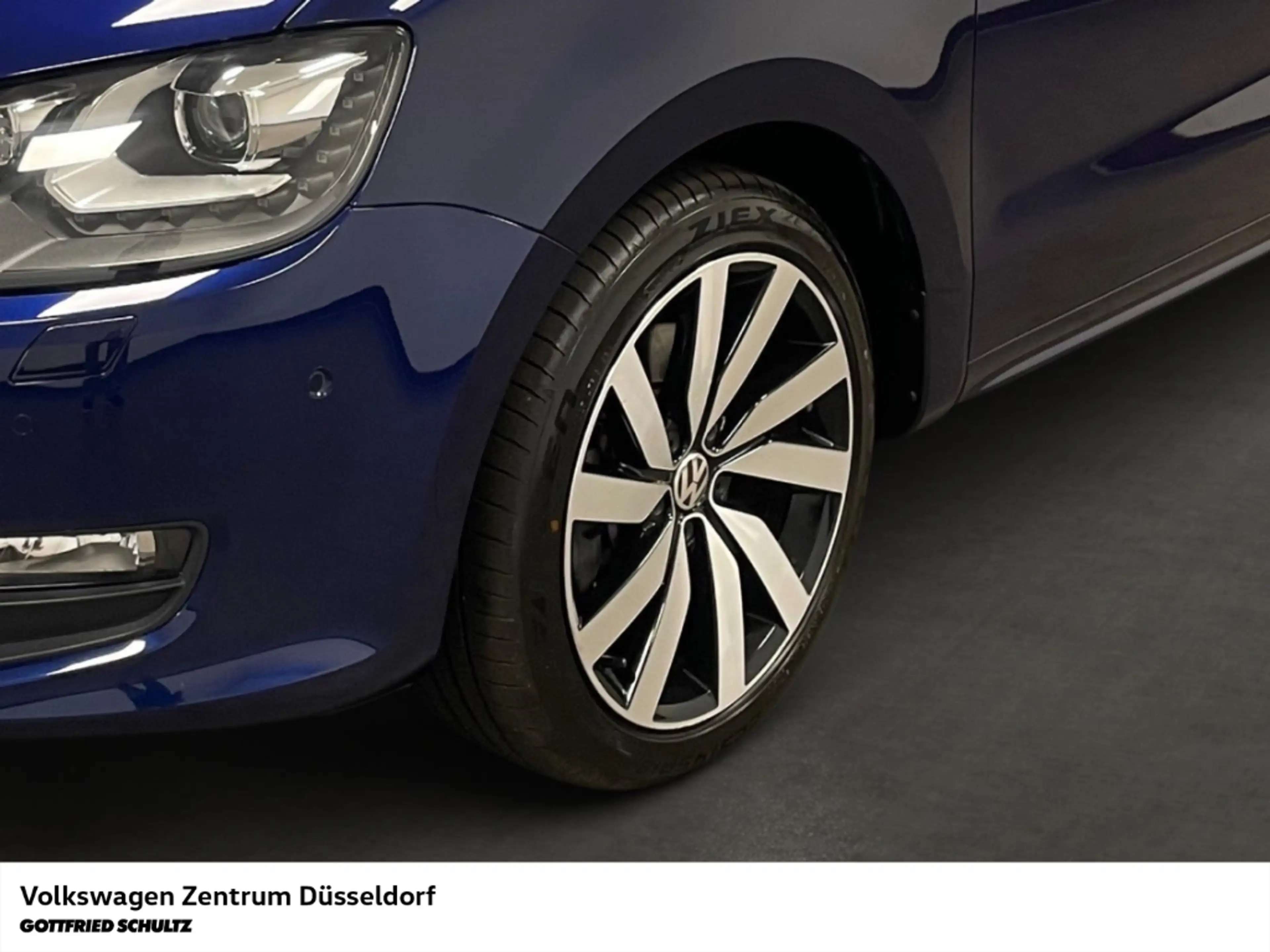 Volkswagen Sharan Comfortline 1.4 TSI DSG Pano Navi Kamera Sitzheiz — photo 8