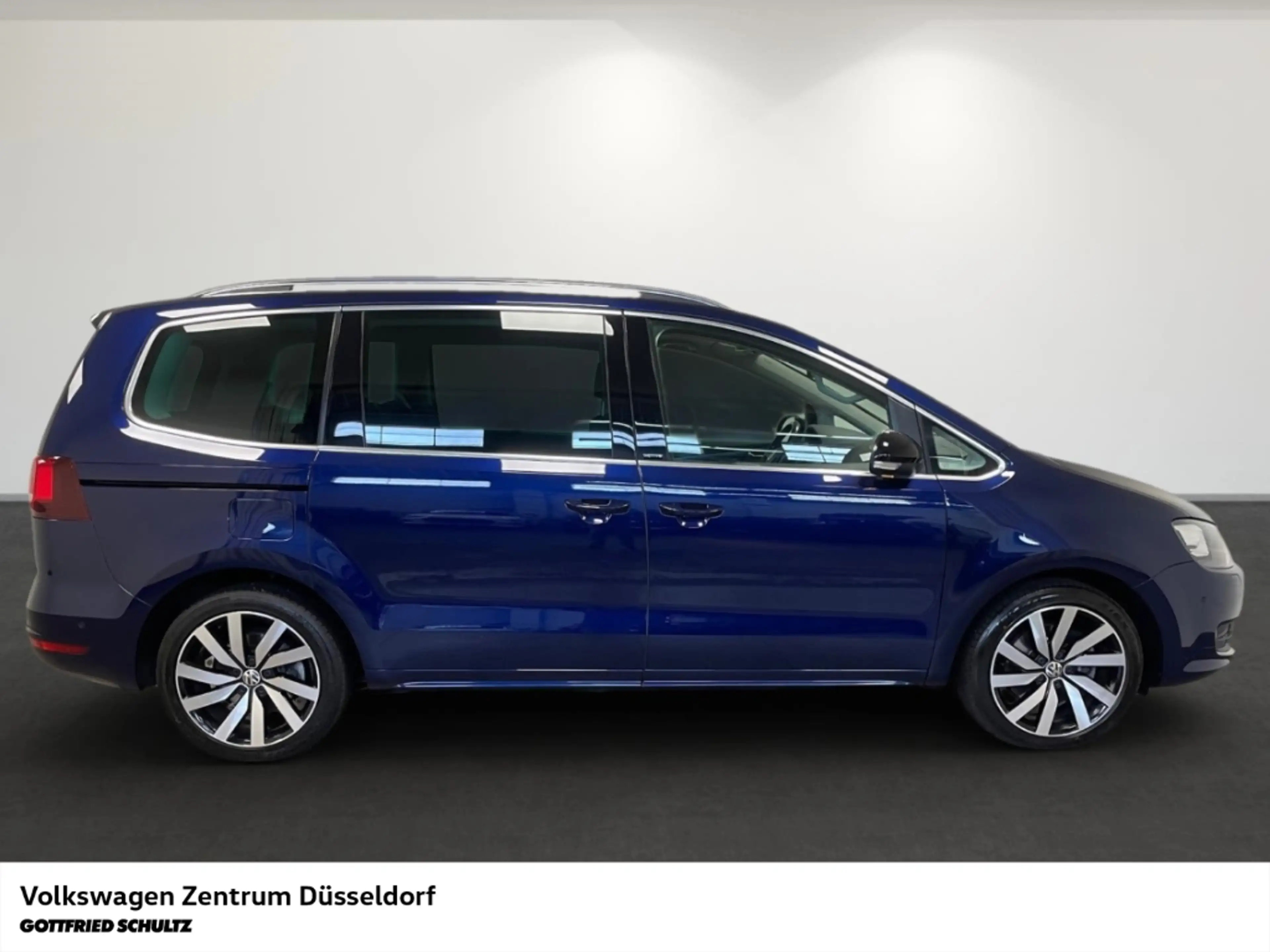 Volkswagen Sharan Comfortline 1.4 TSI DSG Pano Navi Kamera Sitzheiz — photo 2