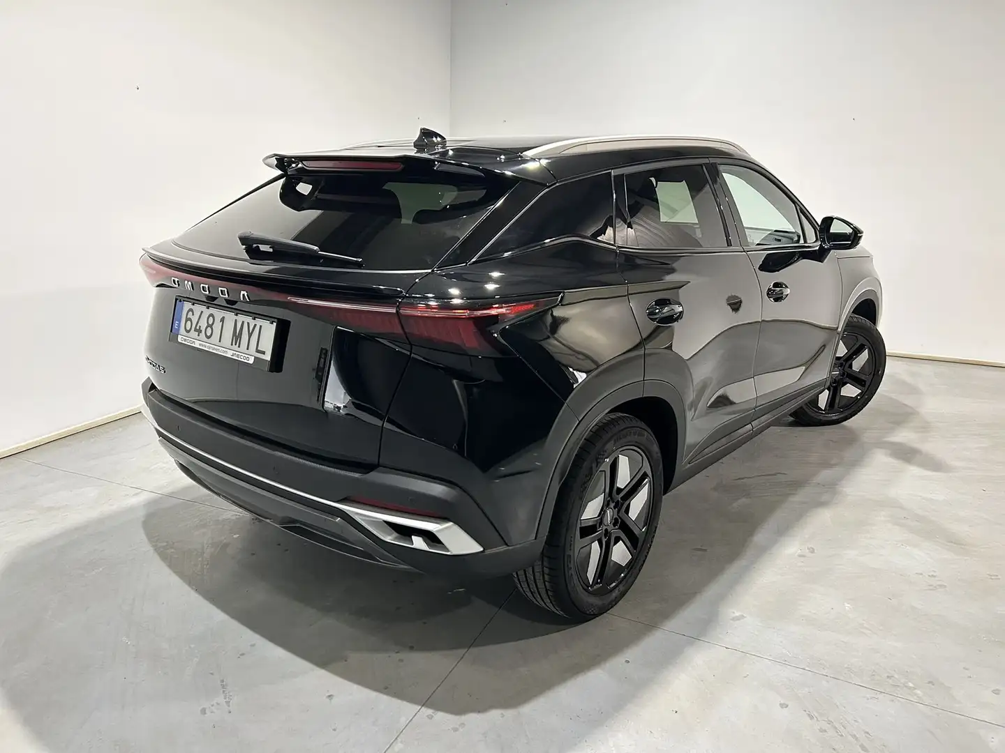 Omoda 5 1.6 TGDI (14CV) Premium MY2 Schwarz - 2