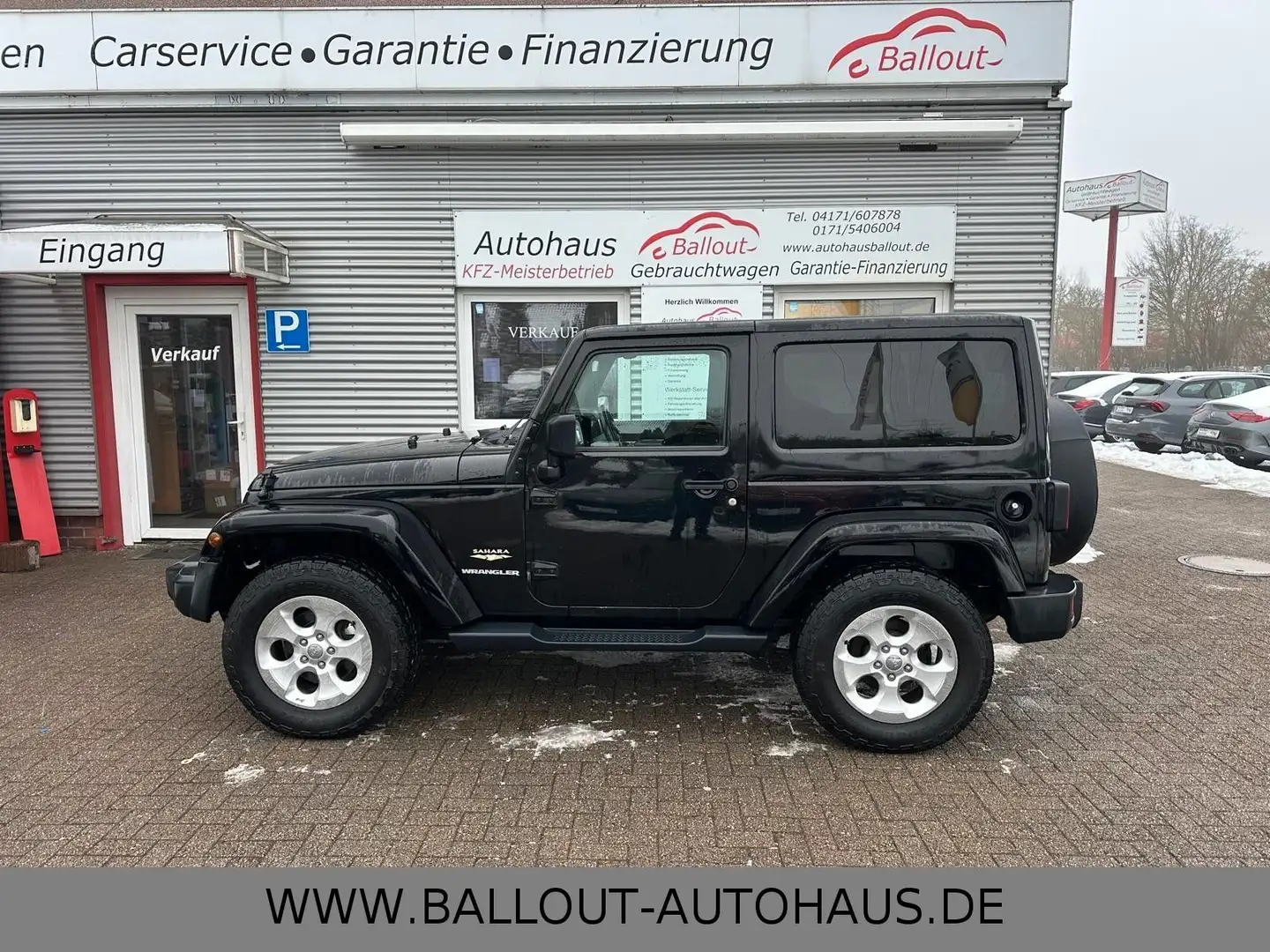 Jeep Wrangler Unlimited Sahara*1.HAND*NAVI*GARANTIE* Schwarz - 1