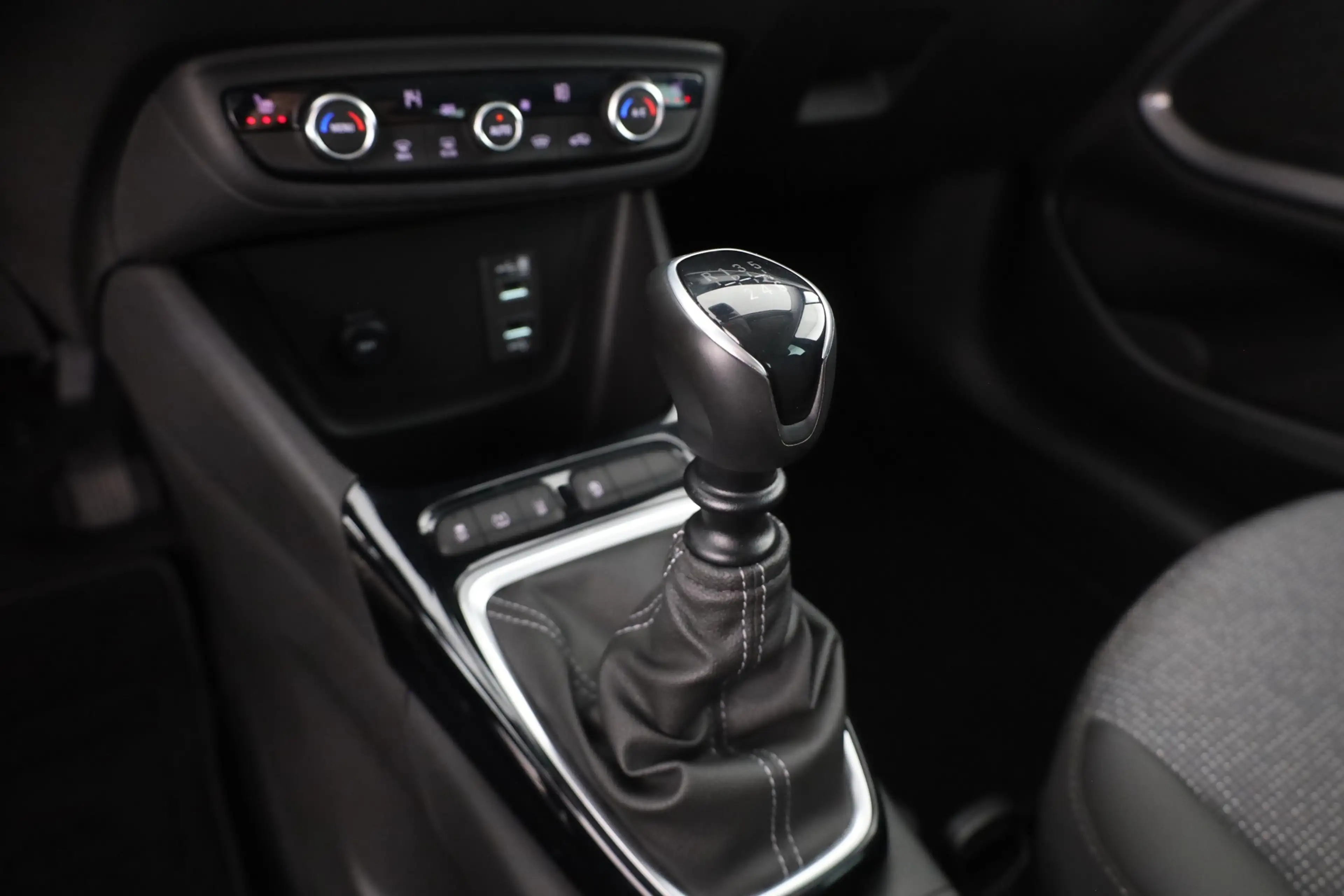Opel Crossland 1.2 Turbo Elegance LED Navi Teilleder — photo 14