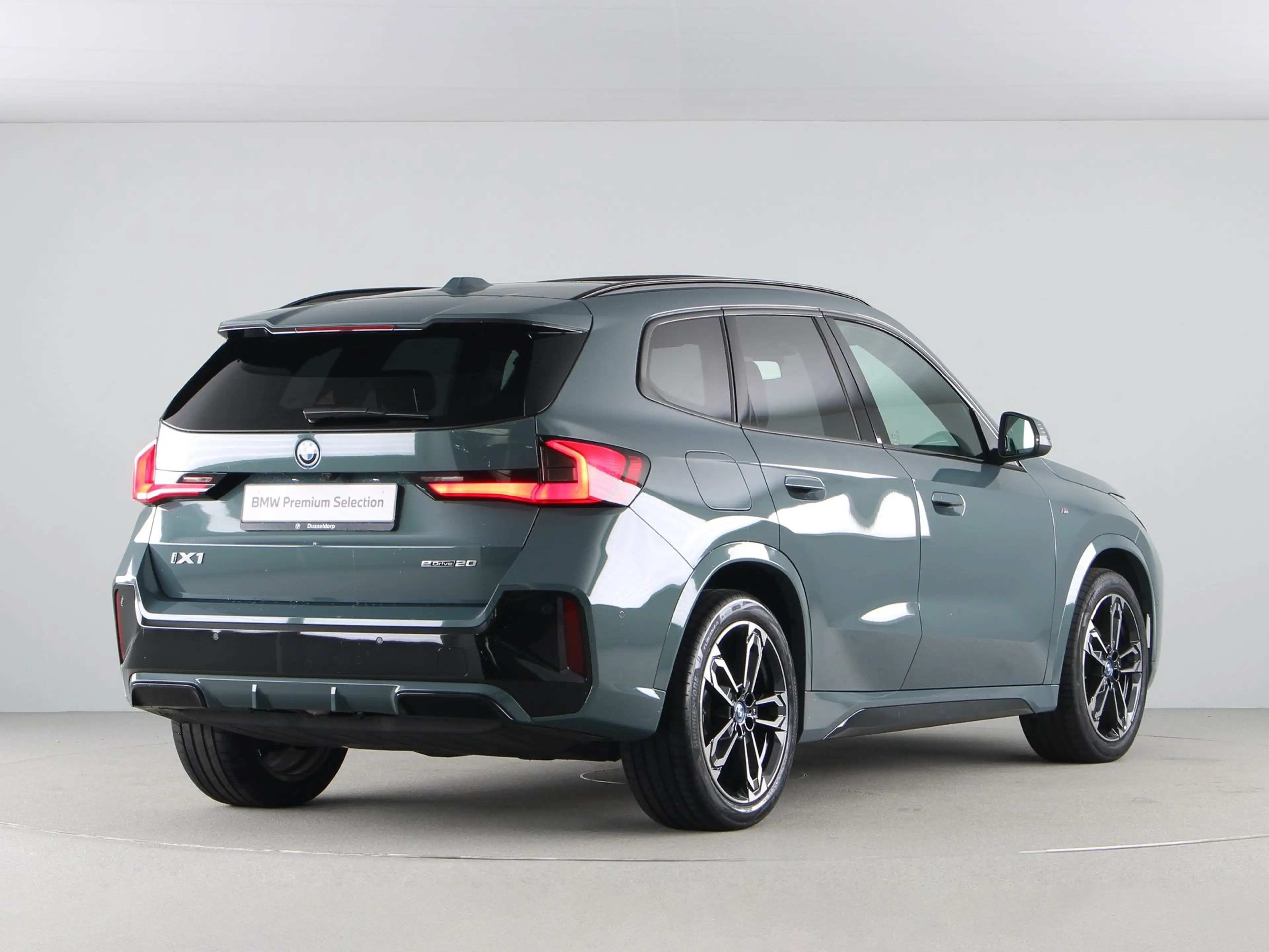 BMW iX1 eDrive20 M-Sport SoH 100% — photo 9