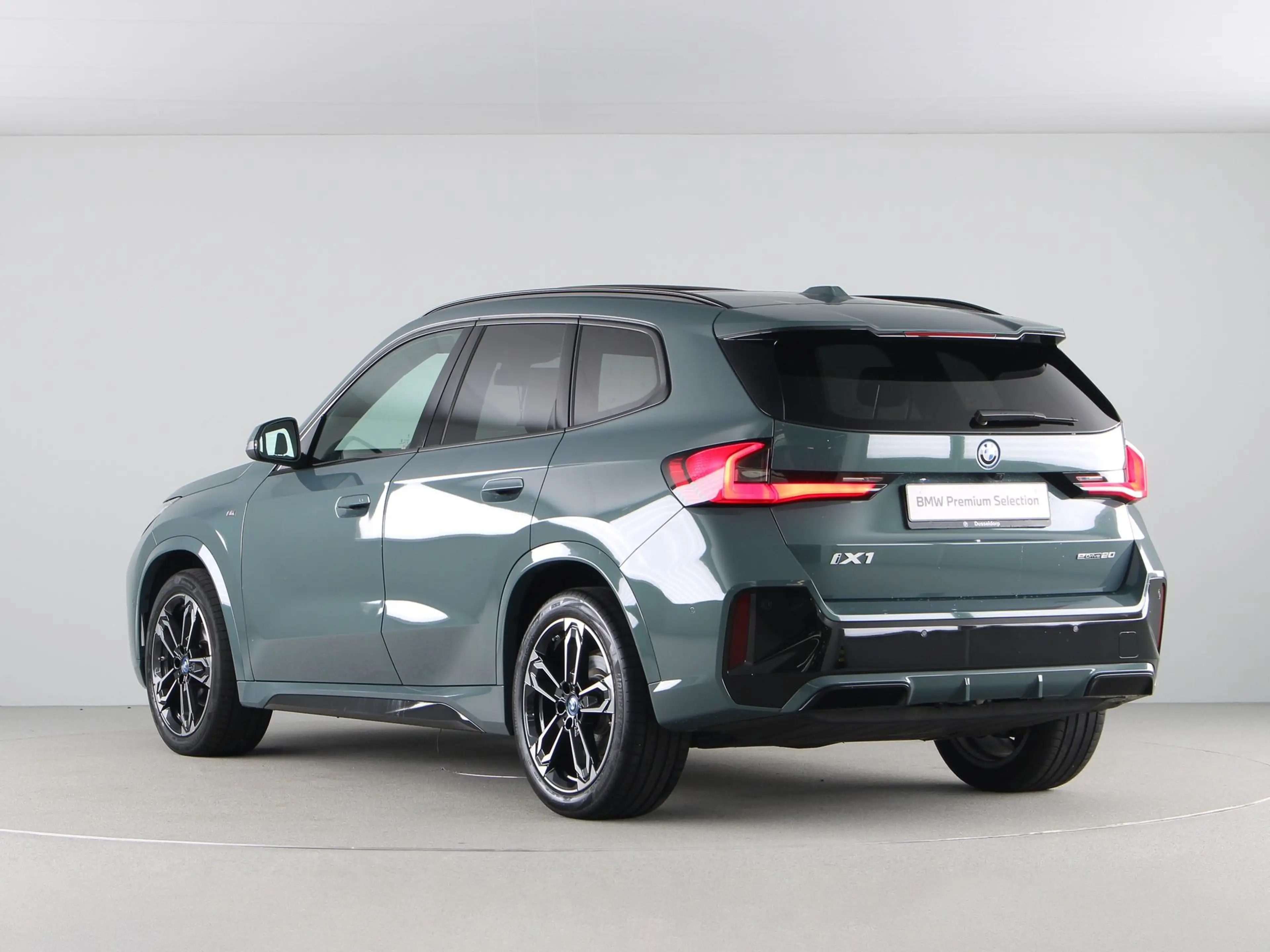 BMW iX1 eDrive20 M-Sport SoH 100% — photo 11