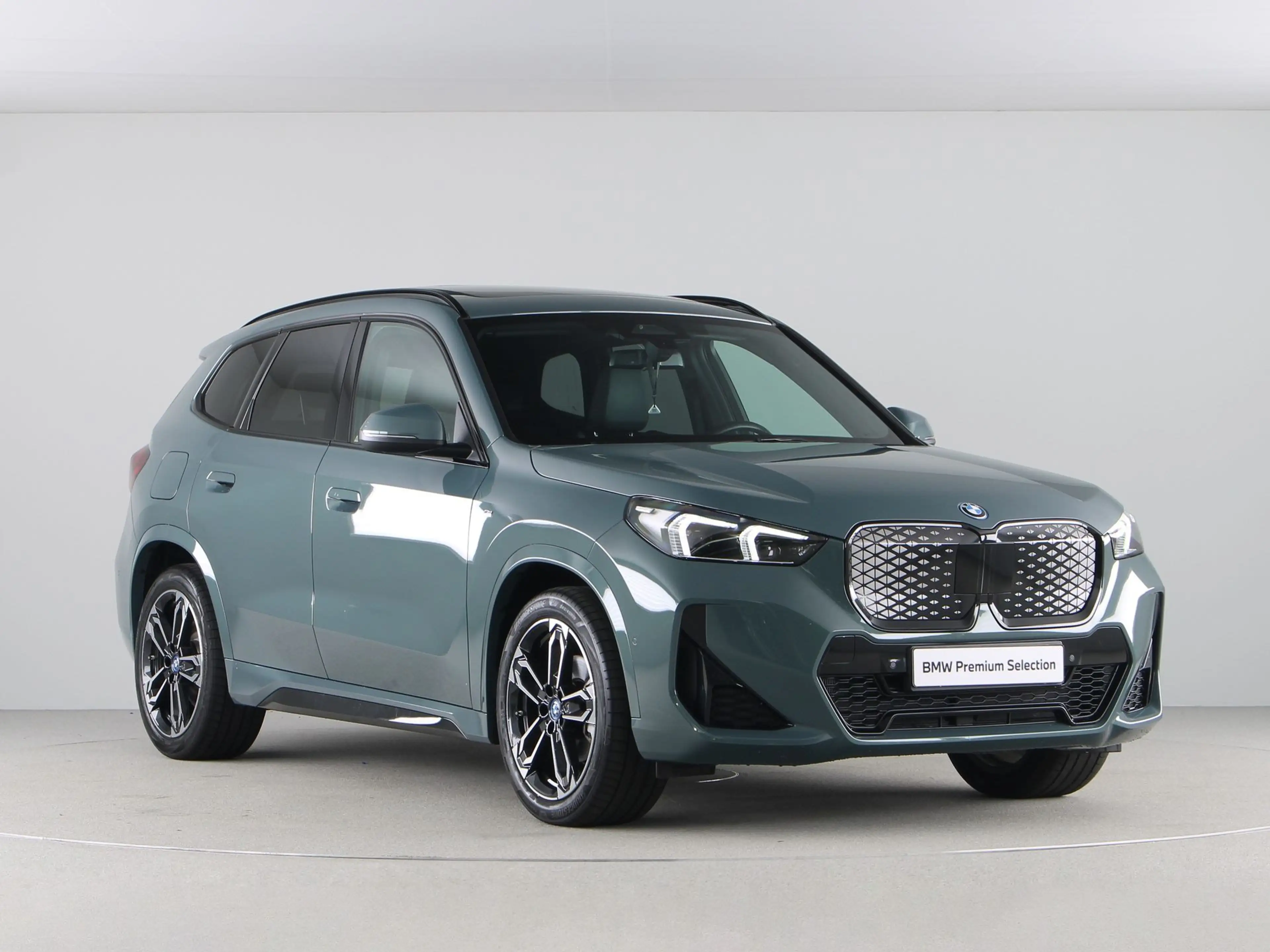 BMW iX1 eDrive20 M-Sport SoH 100% — photo 7