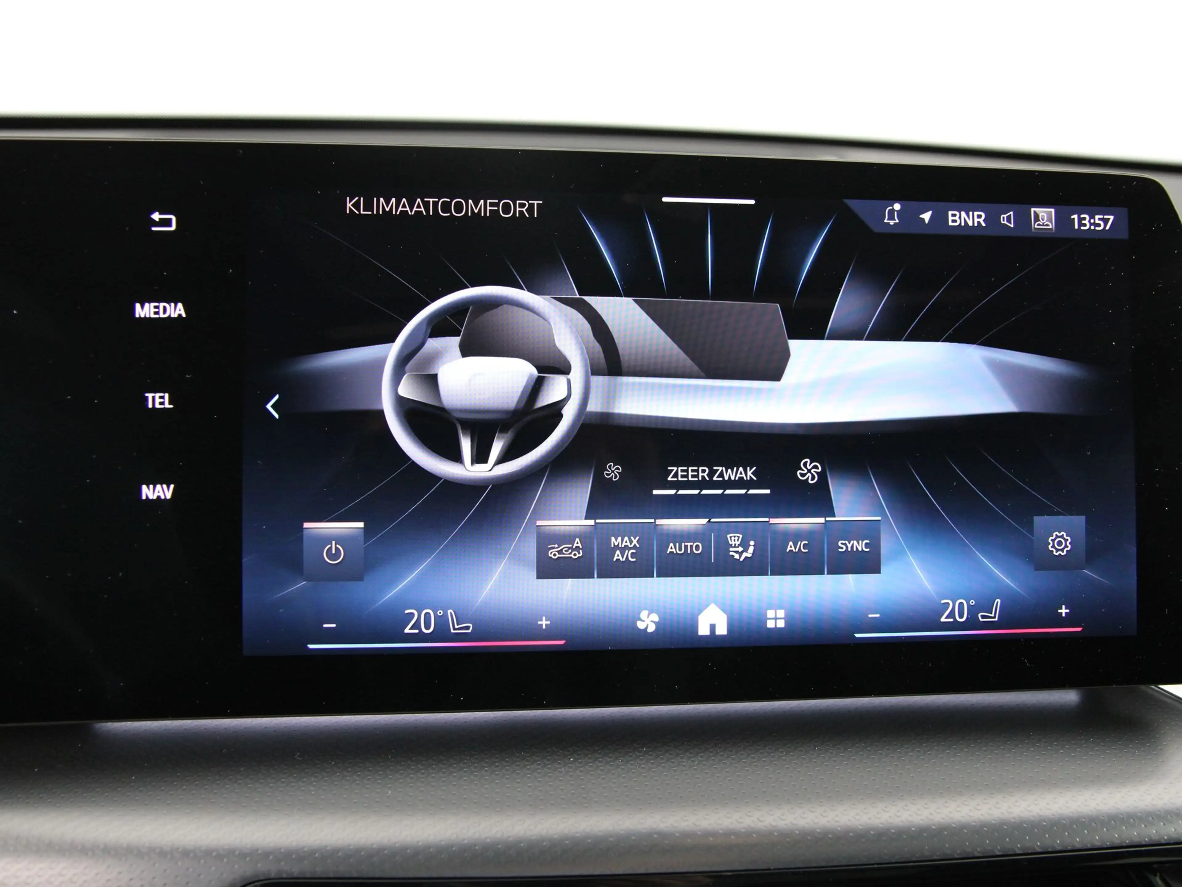BMW iX1 eDrive20 M-Sport SoH 100% — photo 15