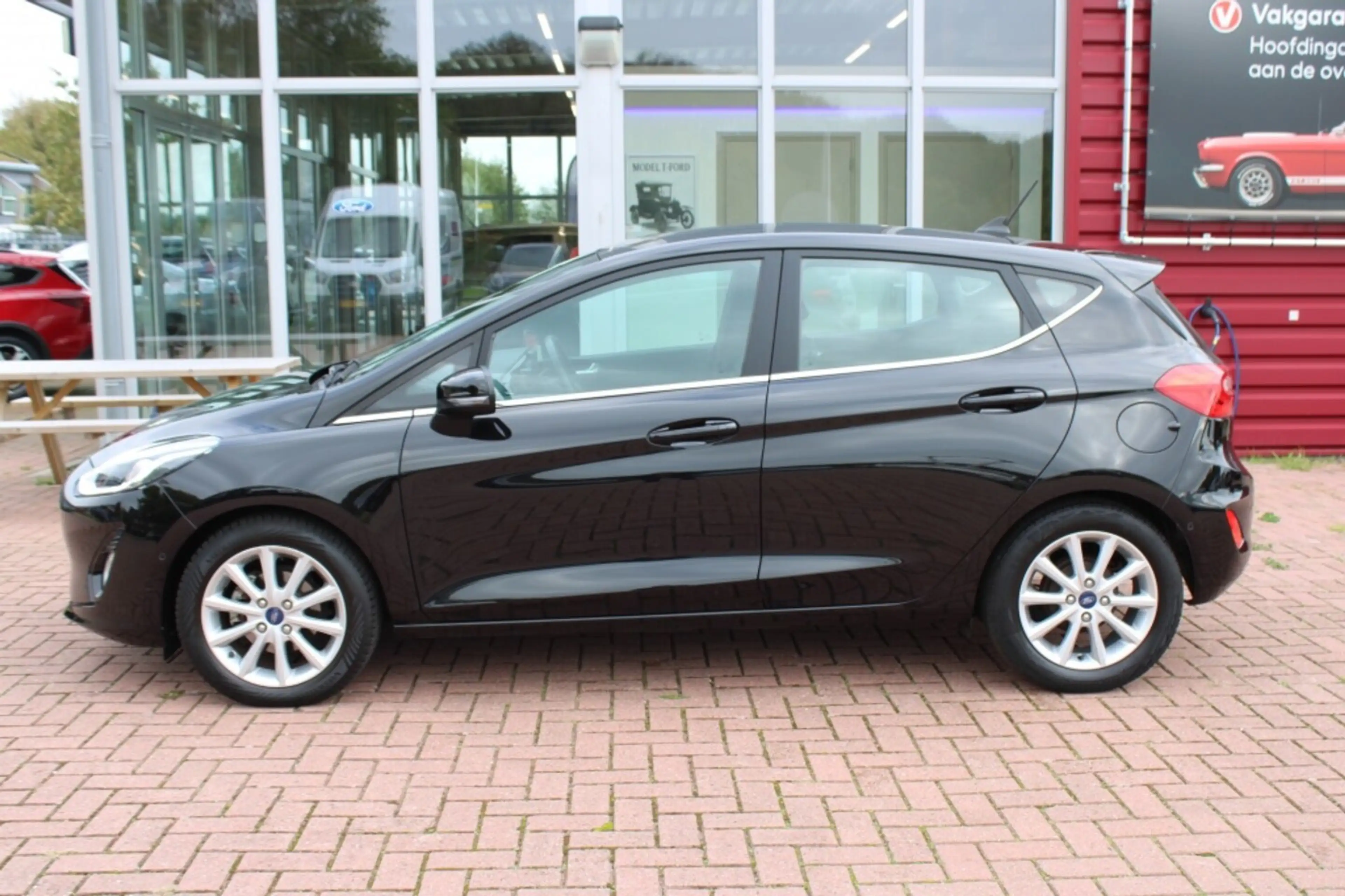Ford Fiesta 1.0 EcoBoost Hybrid Titanium X — photo 7
