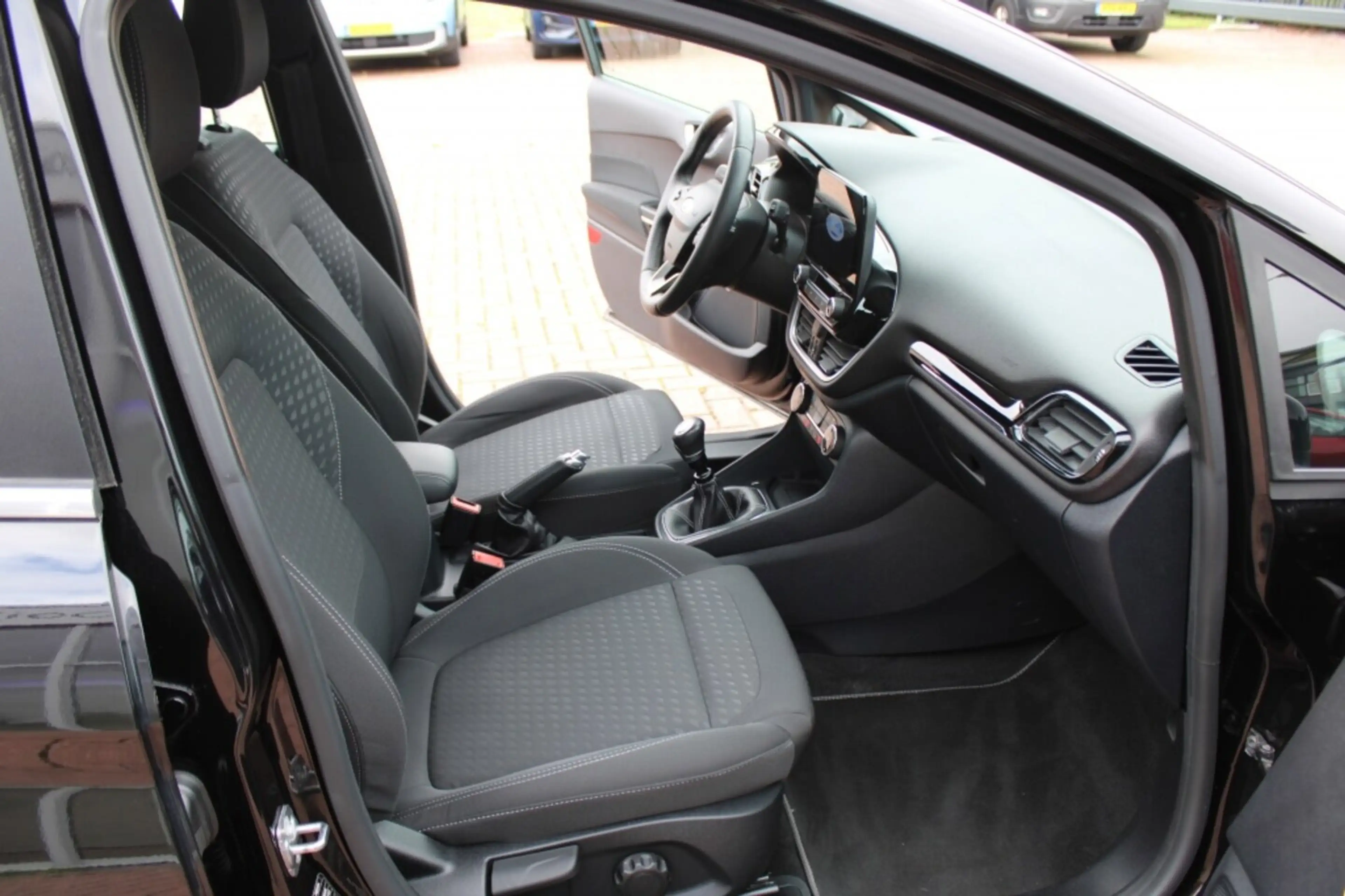 Ford Fiesta 1.0 EcoBoost Hybrid Titanium X — photo 20