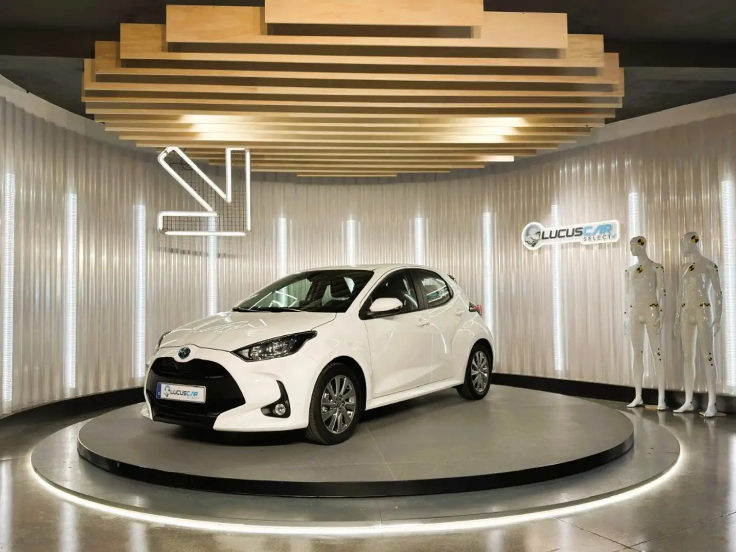 Toyota Yaris 120H 1.5 Active Tech Blanco - 1