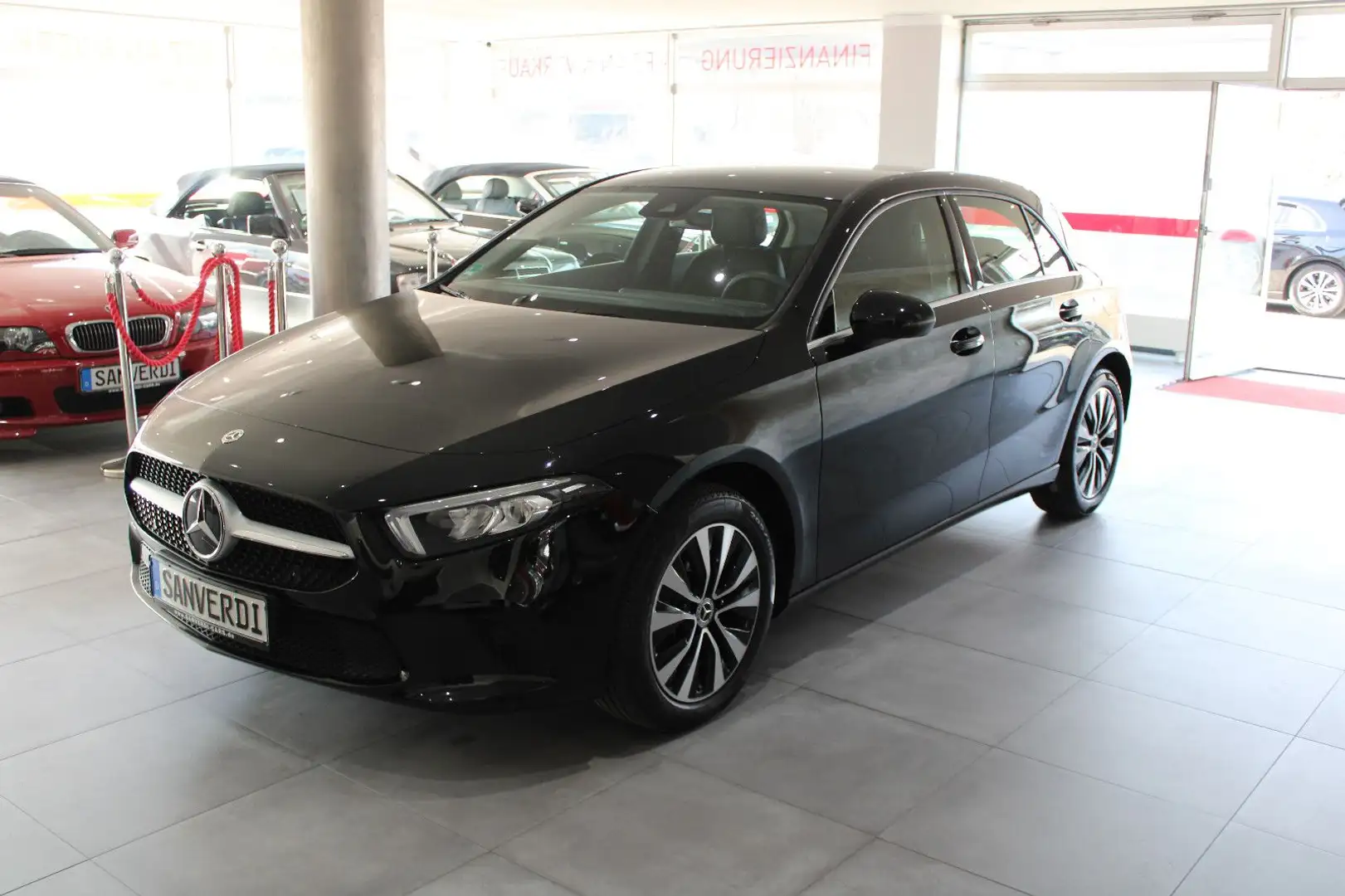 Mercedes-Benz A 250 e Advanced DCT SPORTPAKET BURMESTER I.HAND Schwarz - 1