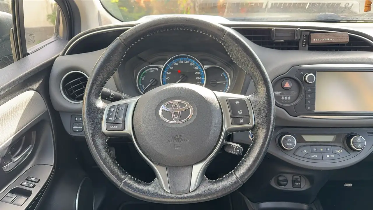 Toyota Yaris Yaris — photo 22